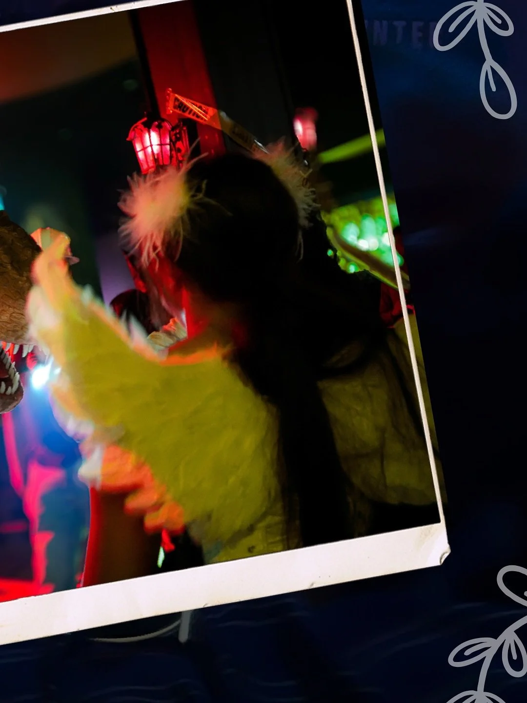 When dinosaurs take over the dance floor&hellip; you know it&rsquo;s Paname Halloween 😎🦖

#panamesf #northbeachsf #halloween2025🎃👻🕸🕷💀🧟&zwj;♂️🍬 #sanfranciscocity #nightlifesf