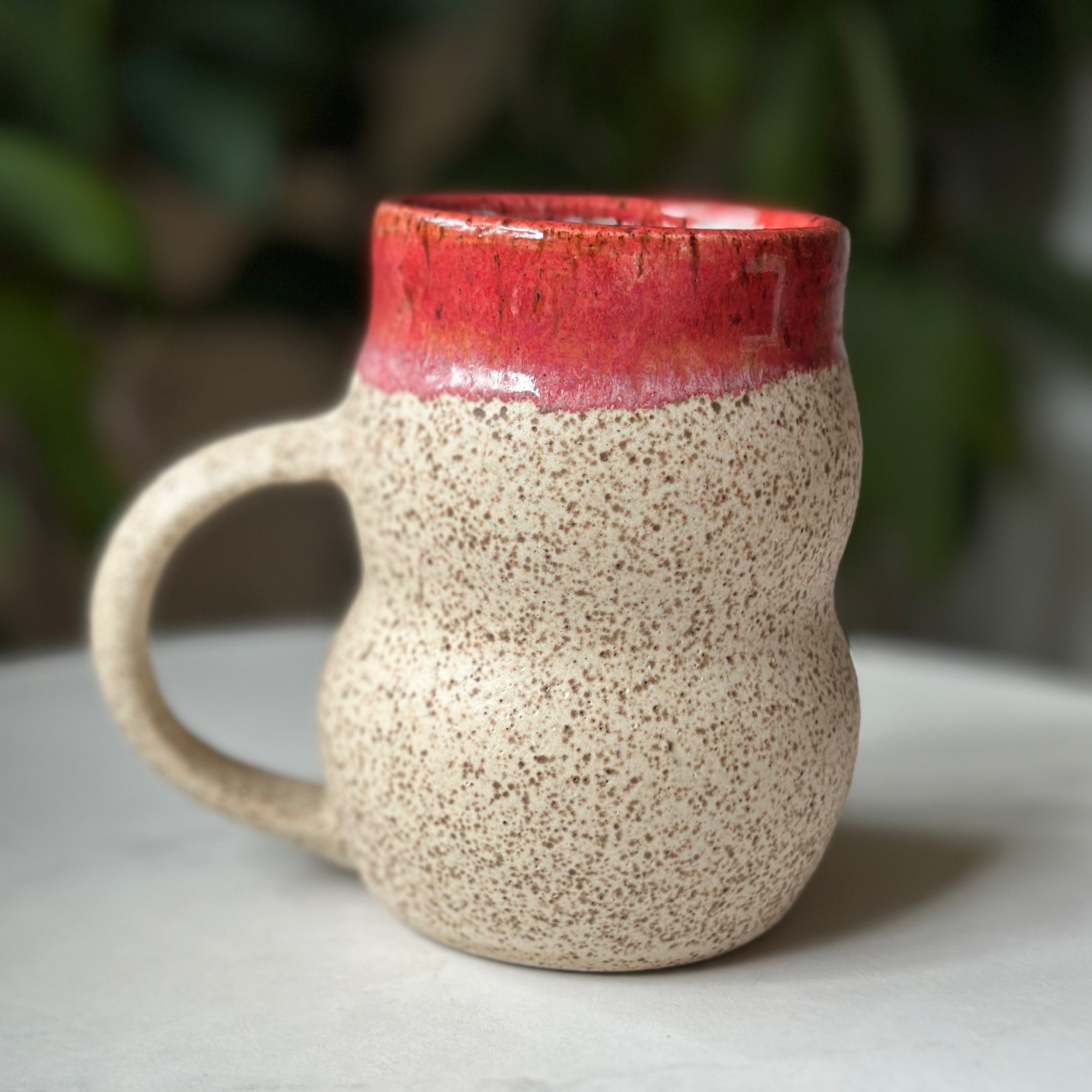SPECKLED MUG - RED