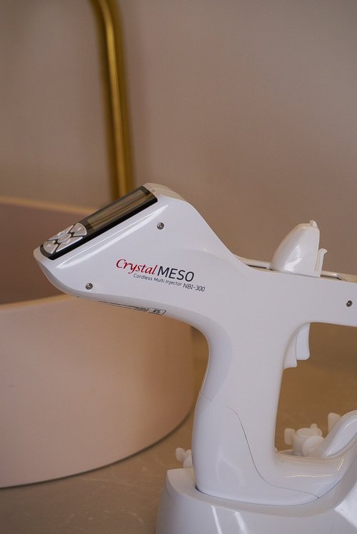 Meso gun device used for PRF delivery at BYGOLDEN Parkdale Melbourne