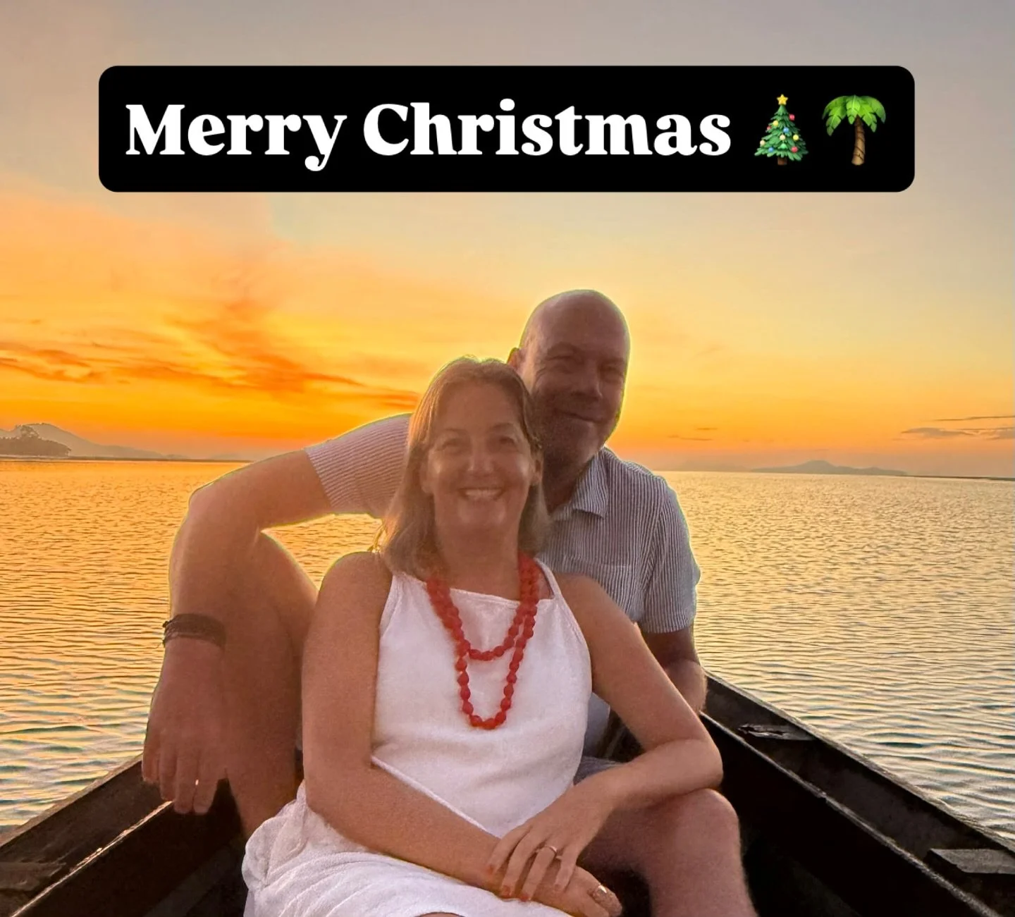 Vi &ouml;nskar er alla f&ouml;ljare, kunder, kandidater, samarbetspartners &amp; v&auml;nner en riktigt GOD JUL 🎄 🌴 h&auml;rifr&aring;n Thailand 🇹🇭 

Startade julaftonsf&ouml;rmiddagen med en gondolatur 🛶 genom mangrovetr&auml;sket f&ouml;r att 