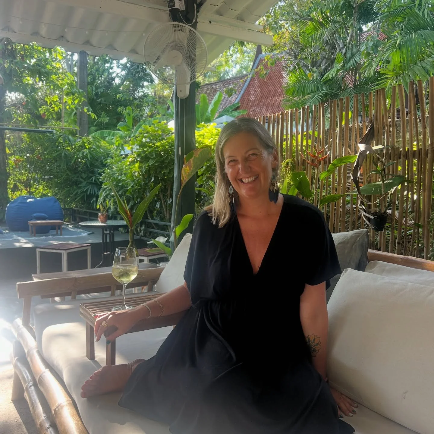 ʜᴀᴠᴇ ᴀ ɢʟᴏᴡɪɴɢ ꜰʀɪᴅᴀʏ! 💫 

S&aring; har ytterligare en vecka passerat h&auml;r i mitt andra hem 🇹🇭 &Auml;r nu inne p&aring; vecka 9 av totalt 12 veckor. Otroligt att tiden rusar fram s&aring; fort och att jag snart &auml;r hemma i Sverige igen 🥶 