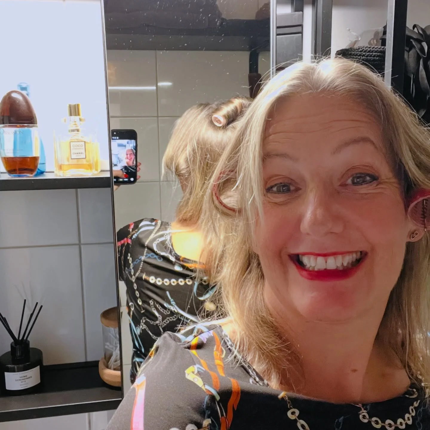 Swish swosh FREDAG igen! 🥳

Var tar veckorna v&auml;gen? 
Denna vecka har varit lite extra bra tycker jag. Kundm&ouml;ten, kontraktsskrivning 📝branschm&ouml;ten, walk &amp; talk 🚶🏻&zwj;♀️ styrelsem&ouml;te och h&ouml;gt tryck. Precis som det ska 