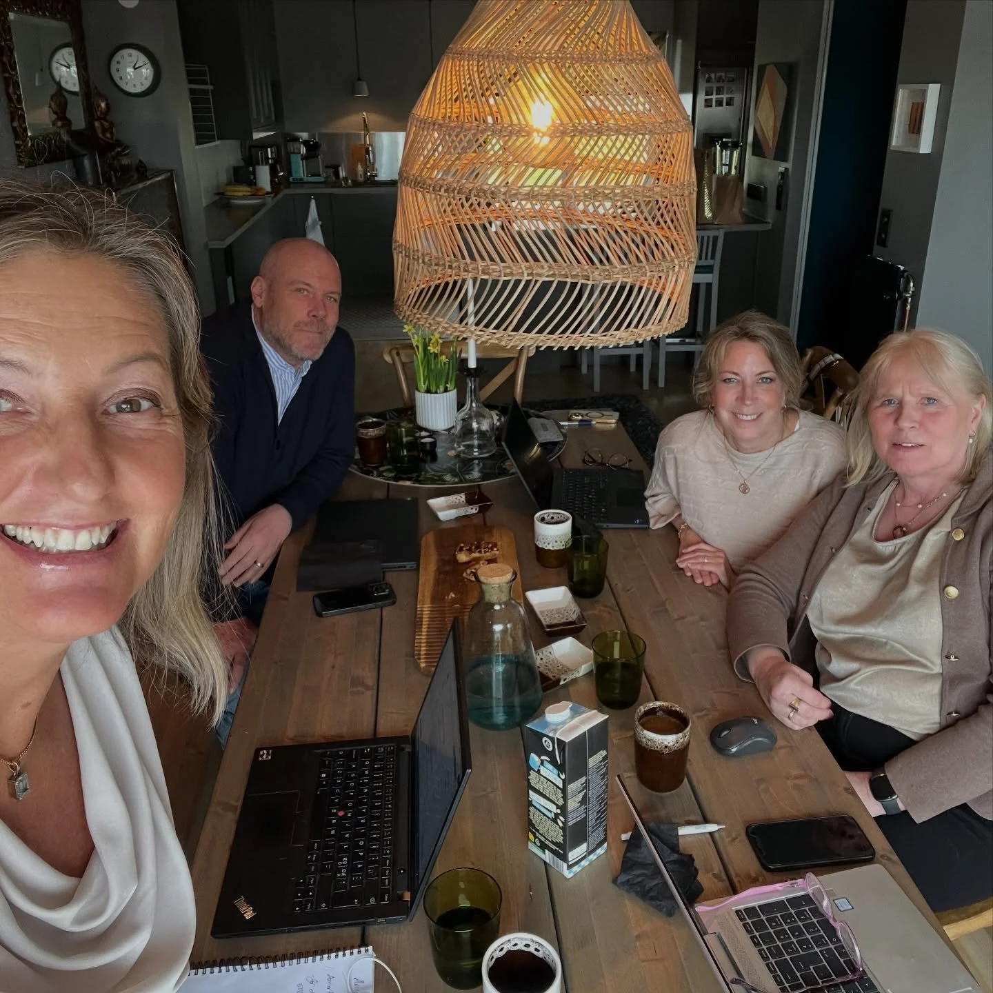 S&aring; var &aring;rsbokslutet avklarat ✅ 📊🗃️📥🗄️

&Auml;r s&aring; tacksam f&ouml;r de m&auml;nniskor som hj&auml;lper oss f&ouml;retagare att f&aring; alla poster r&auml;tt, kommer med kloka r&aring;d och framf&ouml;rallt &auml;r ett bra bollpl