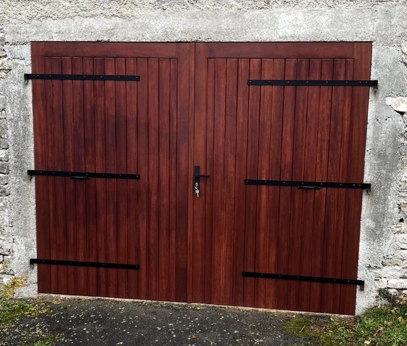 Made to measure Sipo garage doors in 79190