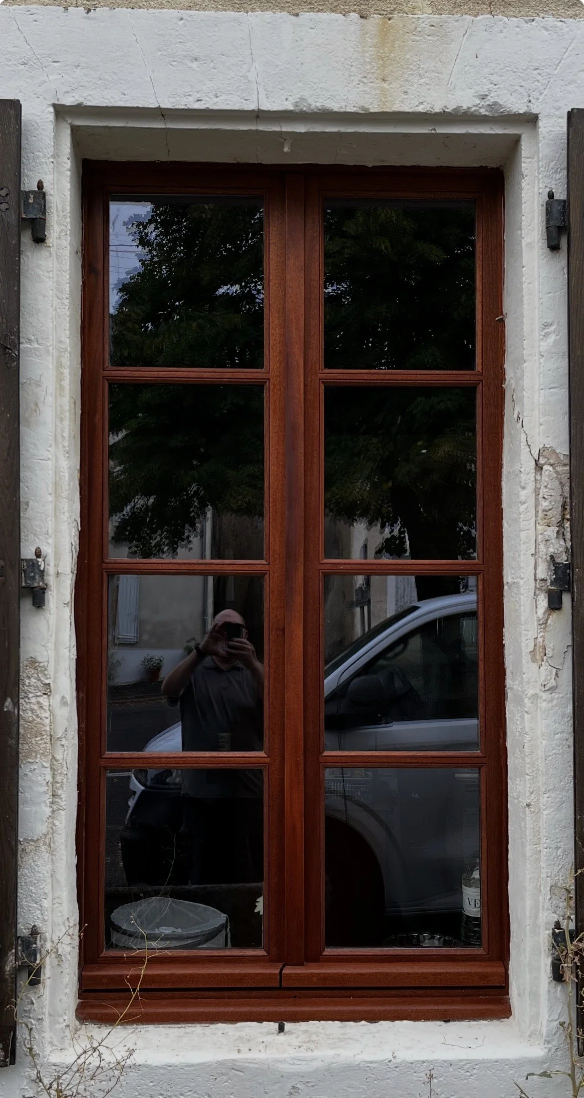 Bois exotique - Bespoke Sipo double glazed window finished with Osmo UV Extra