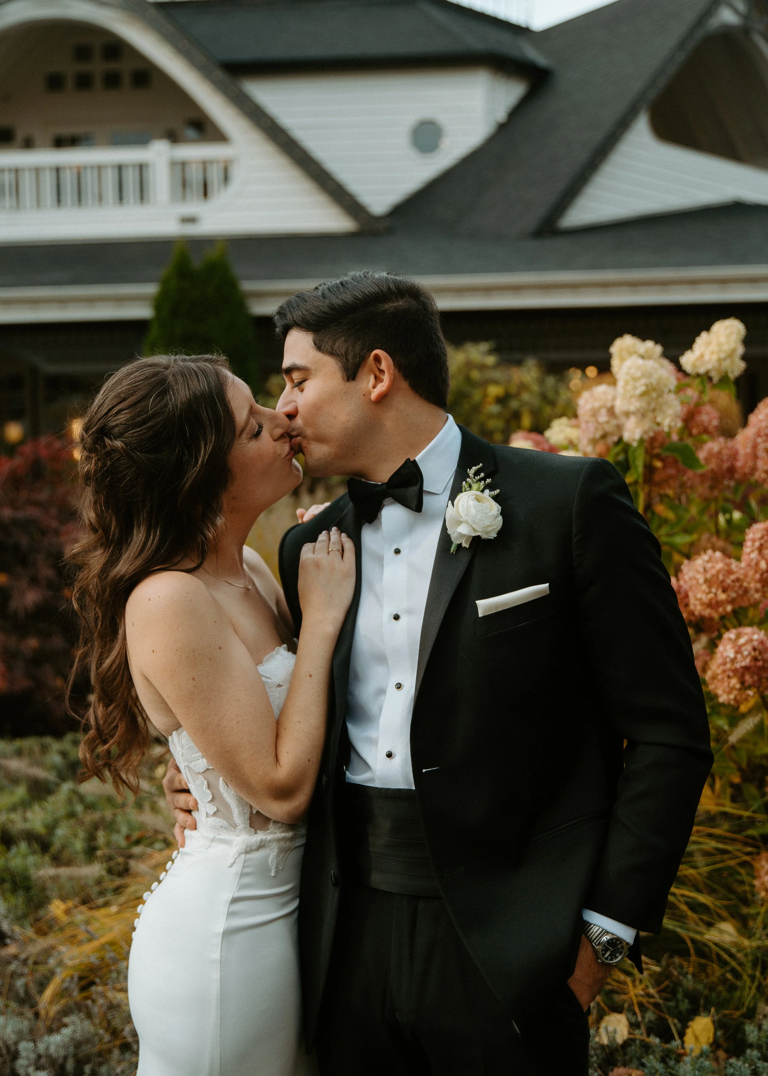 A Glamorous Fall Wedding at Columbia Collective in Woodinville, Washington.   