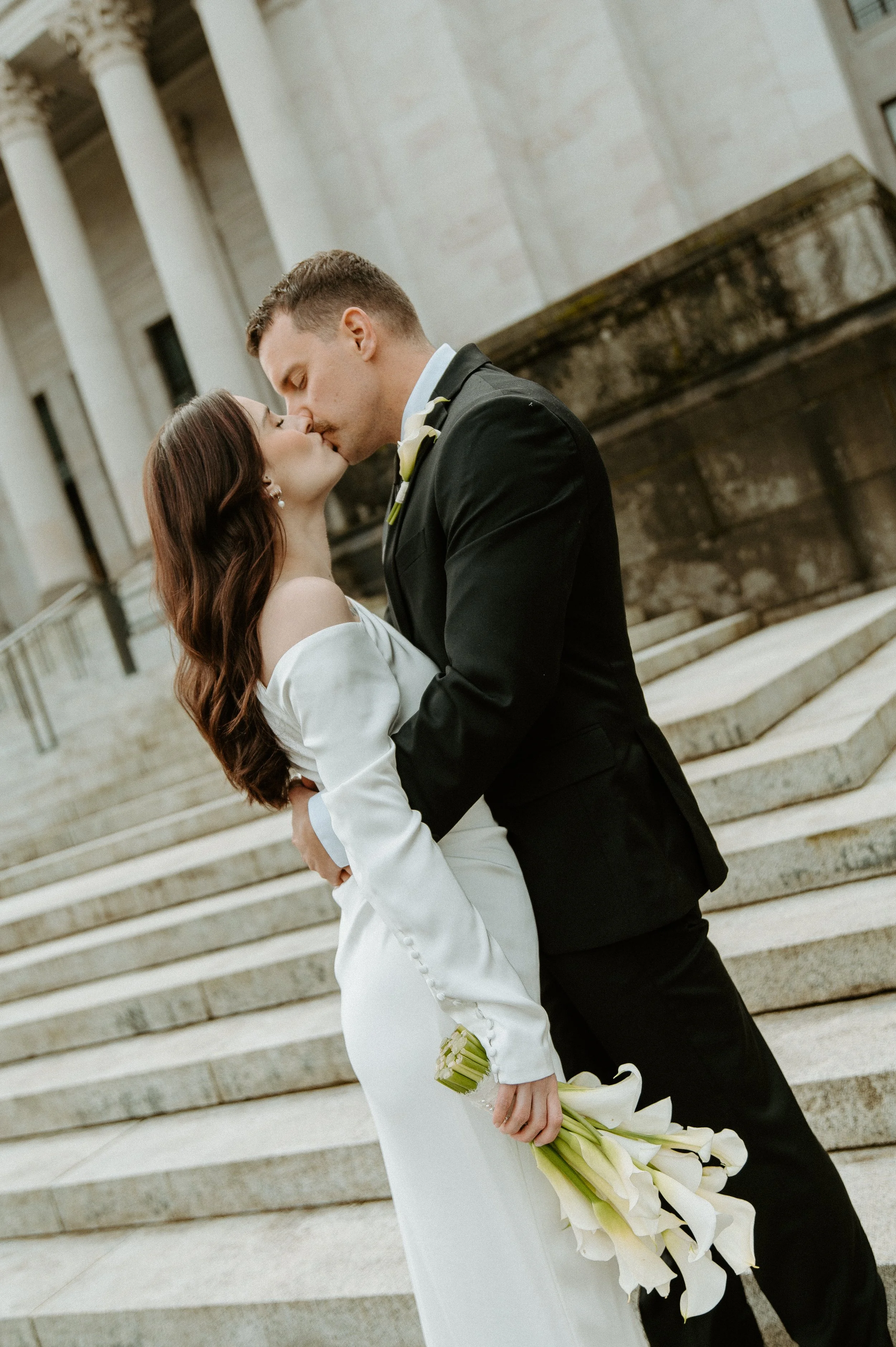  A Modern Courthouse Elopement in Olympia Washington | Ashley &amp; Alex       