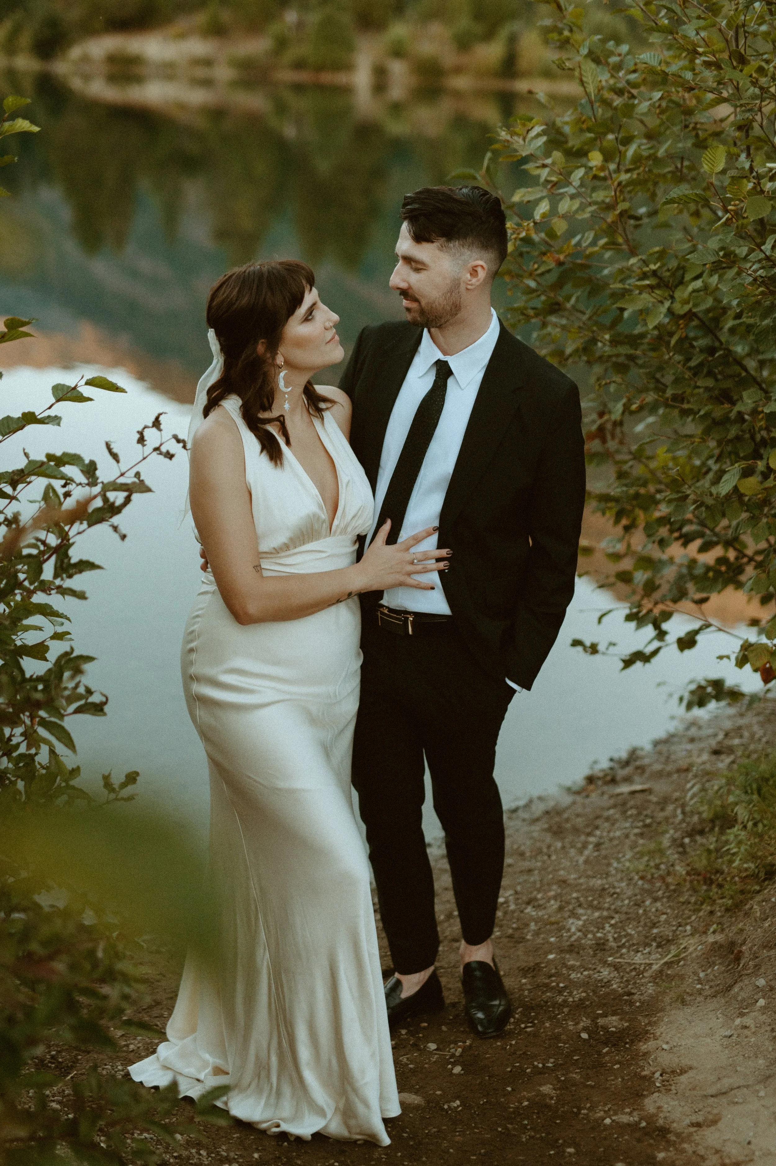 Romantic Gold Creek Pond Elopement Inspiration | Snoqualmie Pass, Washington.