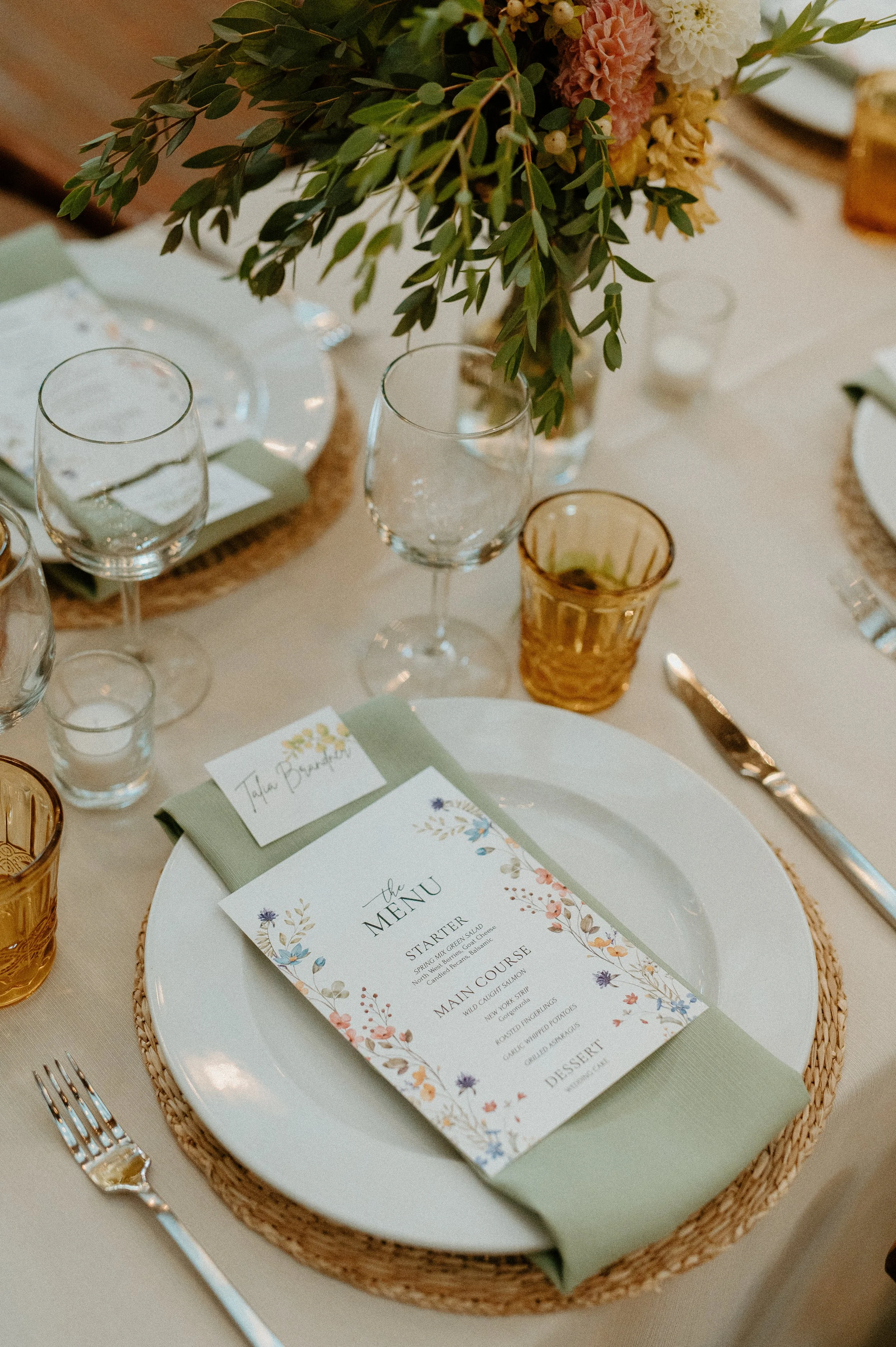 Elegant wedding table setting with floral menu card and sage napkin + wedding reception details + Washington wedding + Seattle wedding photographer