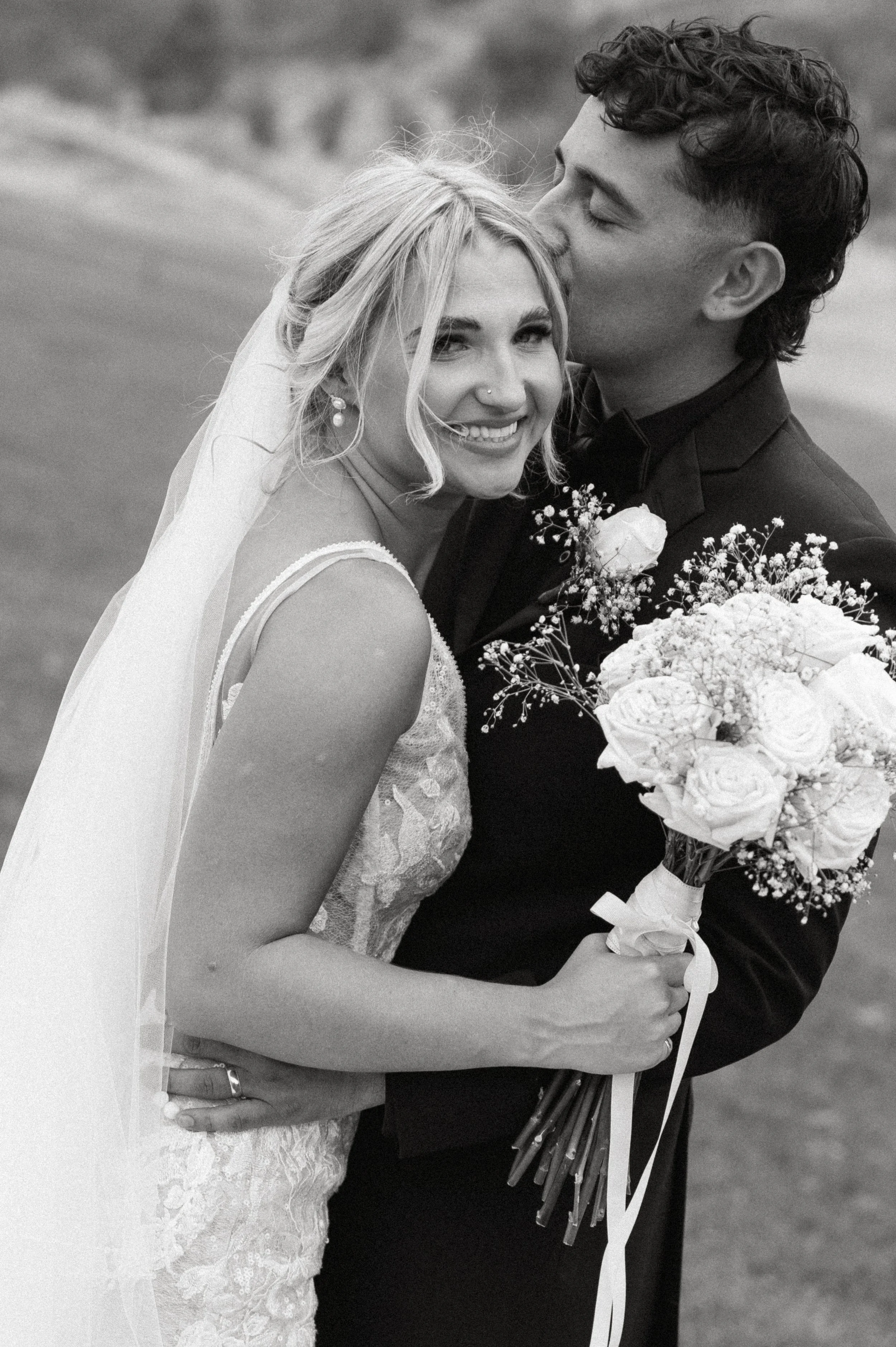 black+and+white+wedding+portrait+bride+and+groom+naches+washington+pnw+wedding