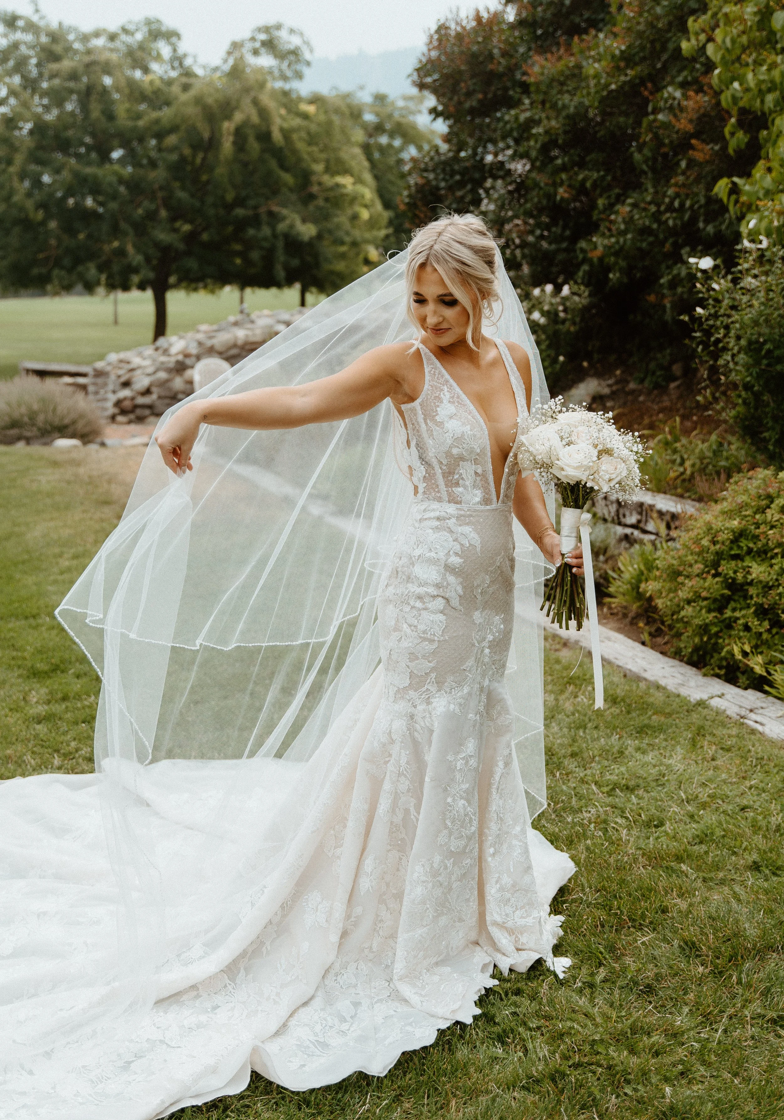 bride+veil+portrait+naches+washington+wedding+outdoor+pnw+wedding+photographer