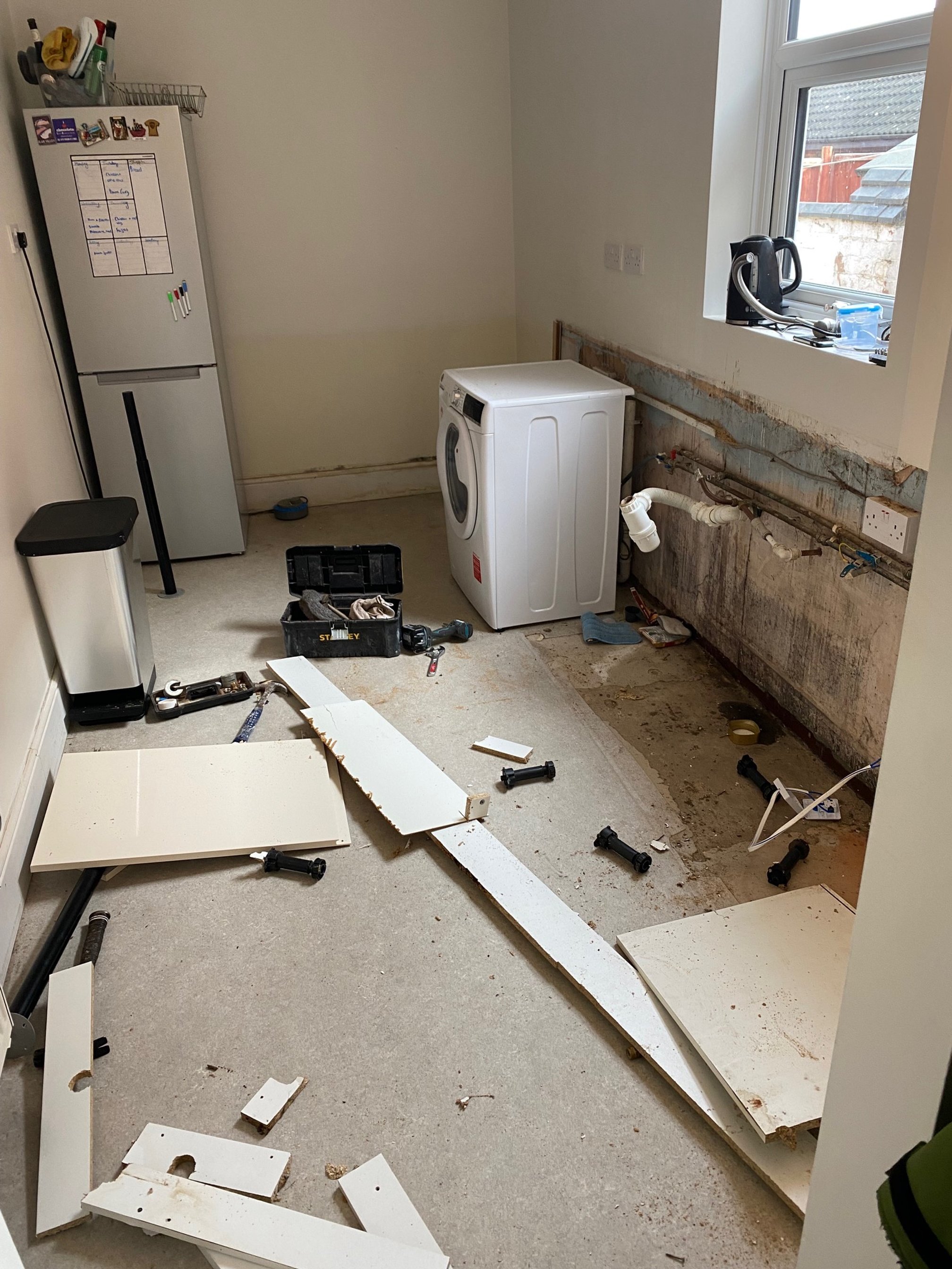 tiled shelf shelving niche bath en-suite shower unit enclosure vanity units white kitchen island renovation plastering flooring electrical tiling metro modern stylish breakfast bar remodel design contractor rewire installer tradesman builder home imp