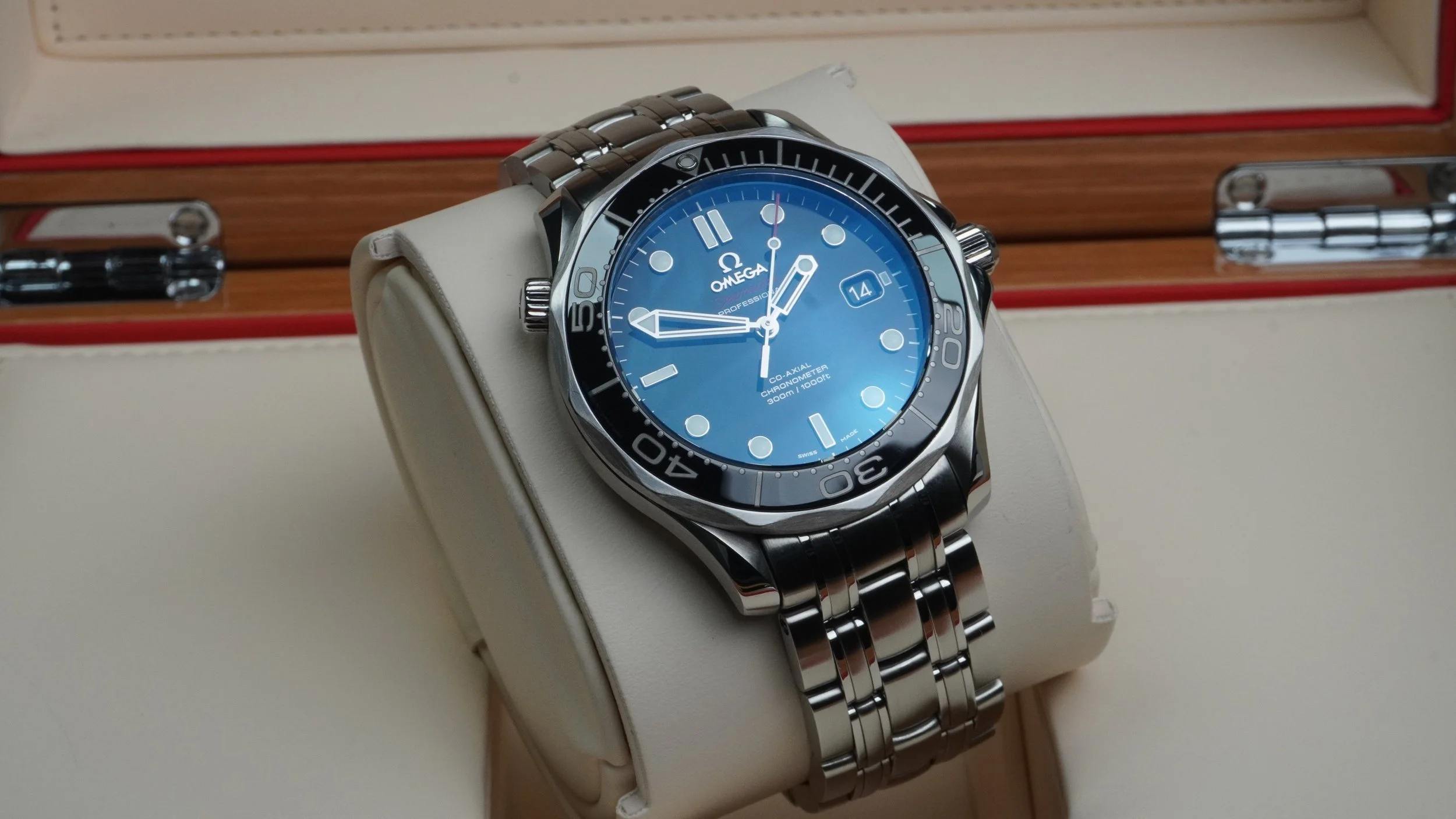 Omega Seamaster 300 Professional Black 212.30.41.20.01.003