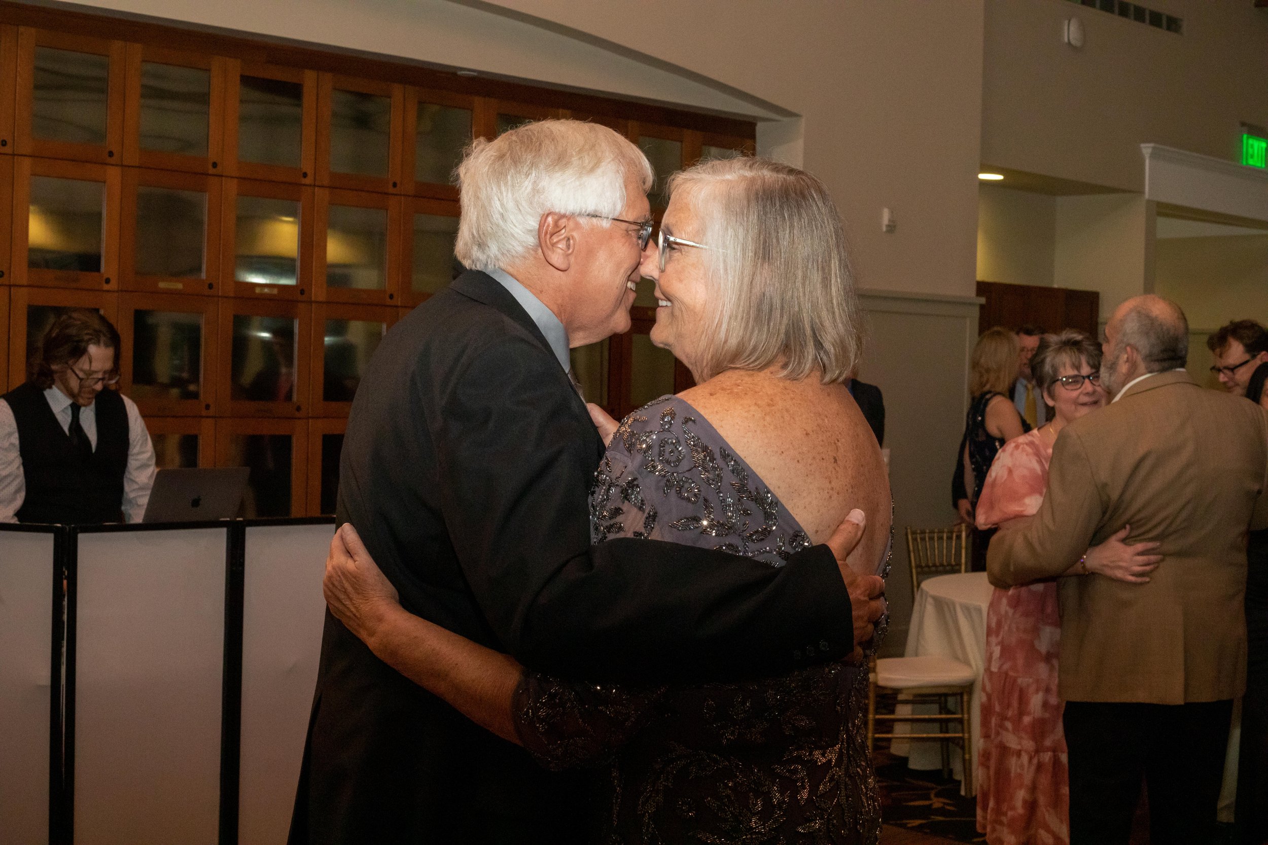 Gwen and Mitchell Wedding496.jpg