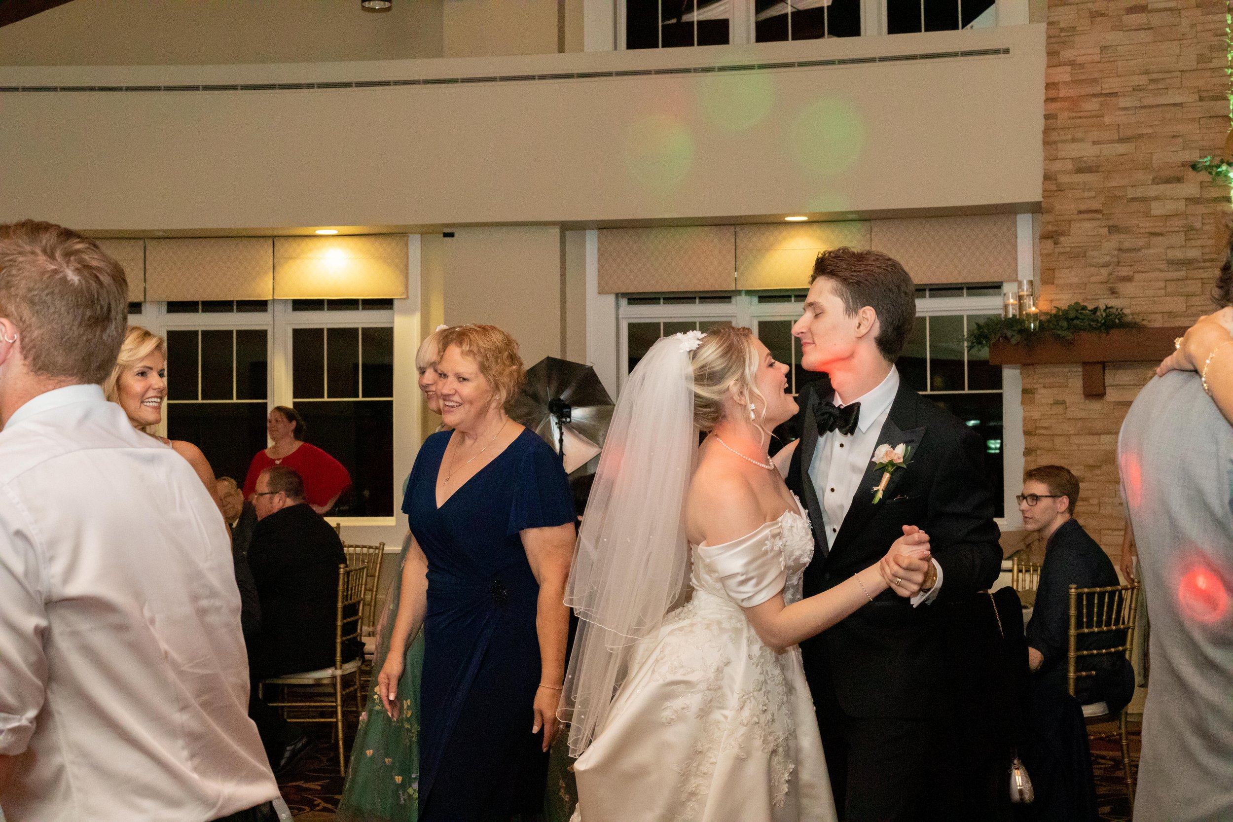 Gwen and Mitchell Wedding502.jpg