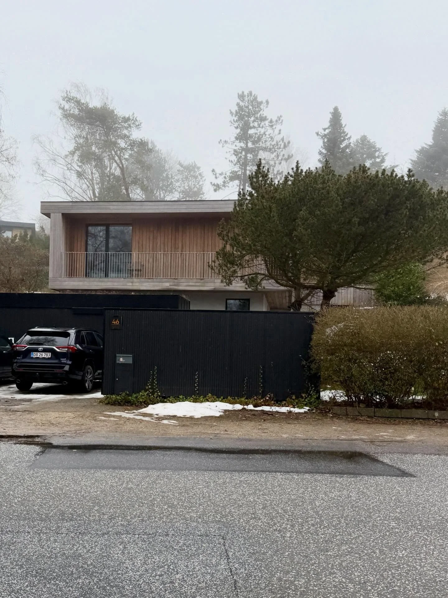 Dagens sp&aelig;ndende havebes&oslash;g🤍

At overtage en vild naturhave med store tr&aelig;er, en skov af planter og flere niveauer er tit en sp&aelig;ndende og lidt st&oslash;rre opgave

I dag bes&oslash;gte jeg den s&oslash;de b&oslash;rnefamilie 