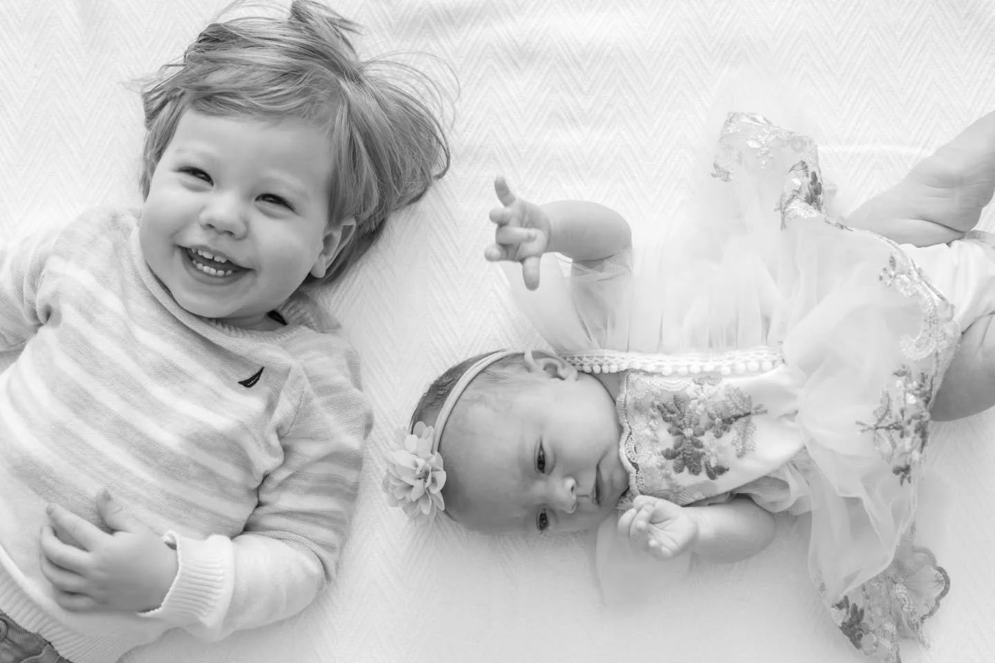 Real life 🎀
#newbornphotography 
#lifestylephotography #lifestylenewbornsession #dfwphotographer #dfwlifestylephotographer #dfwphotography #familyphotography #familyphotographer #familyphotos #portraitphotography #familyportrait #blackandwhite #blac