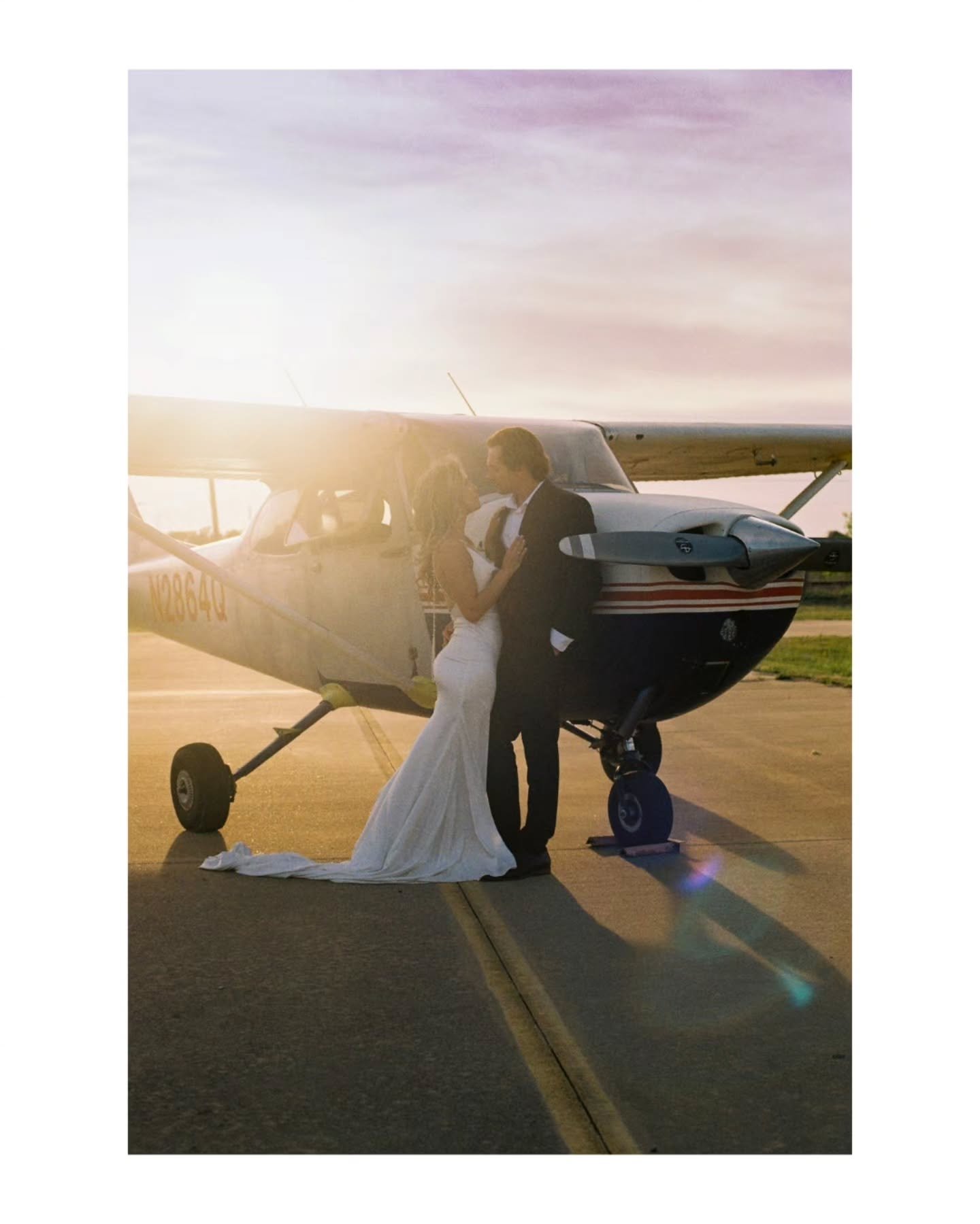 🌞Lovers + sunset + film

Host: @experiences.with.emily
Hair &amp; Makeup: @2girls1brushbeauty
Florals: @auroraflowersdfw
Models: @emmastrobel26 @brad_strobel15
Film development/scan: @prismafilmlab
DFW Wedding Photographer 
DFW Engagement Photograph
