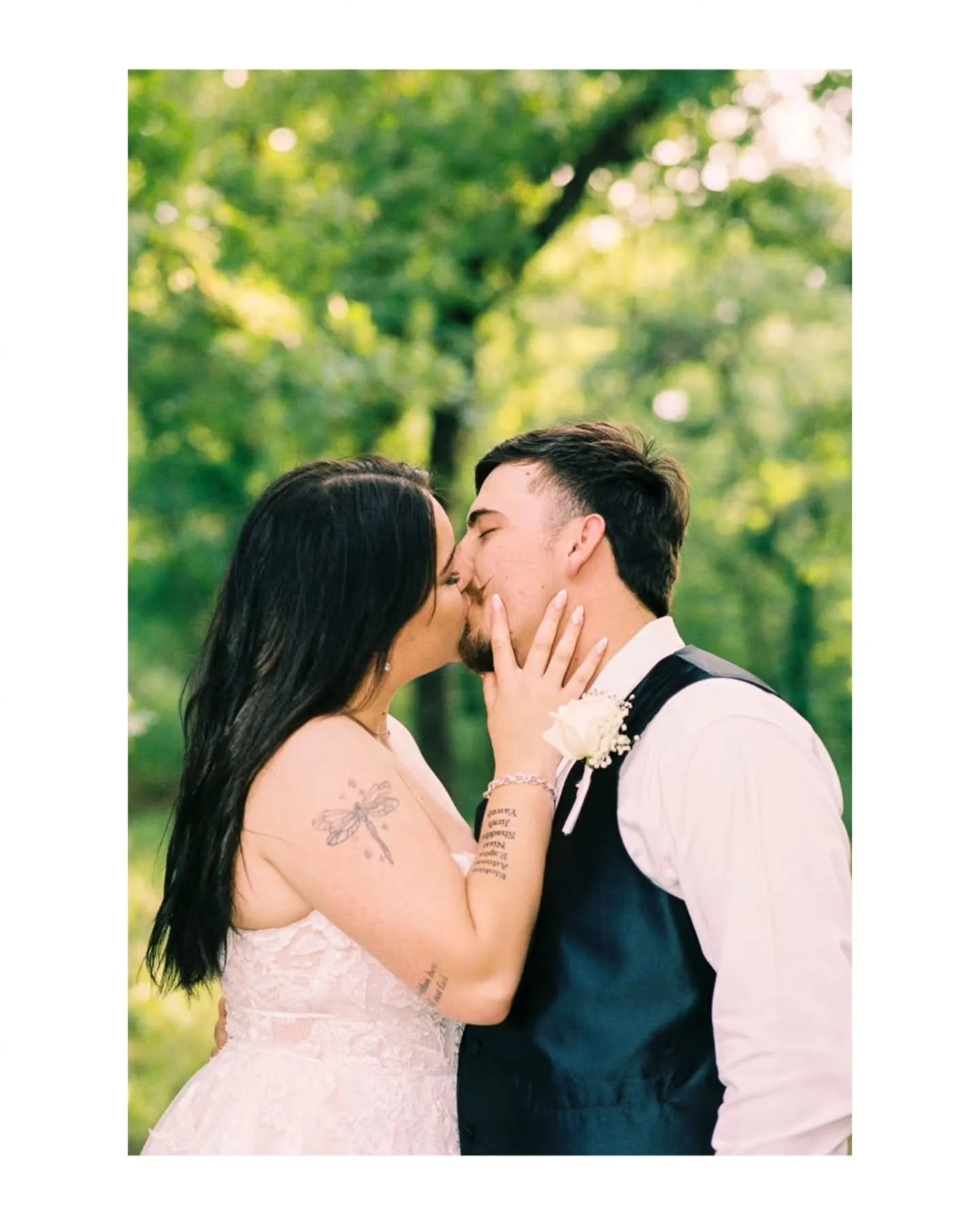 The Byrds are film 🎞
Dev/scan: @prismafilmlab 
DFW Wedding Photographer 
DFW Family Photographer 
DFW Photographer