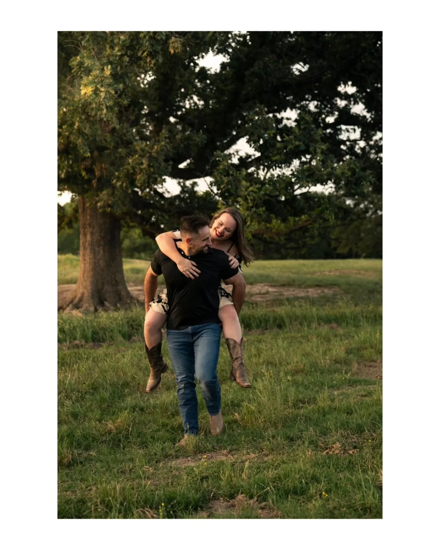 POV: You book the engagement session on the farm 🚜 💍

DFW Wedding Photographer 
DFW Engagement Photographer 
East Texas Photography