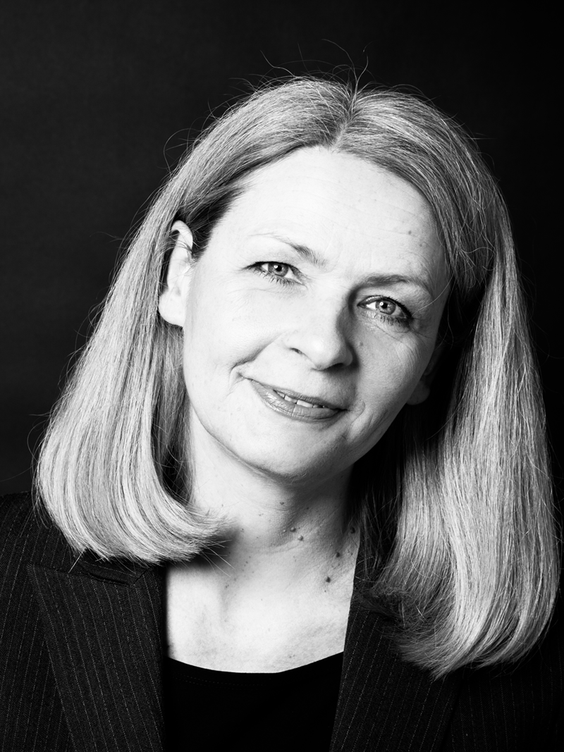 Portrait photograph of professor Iris Därmann