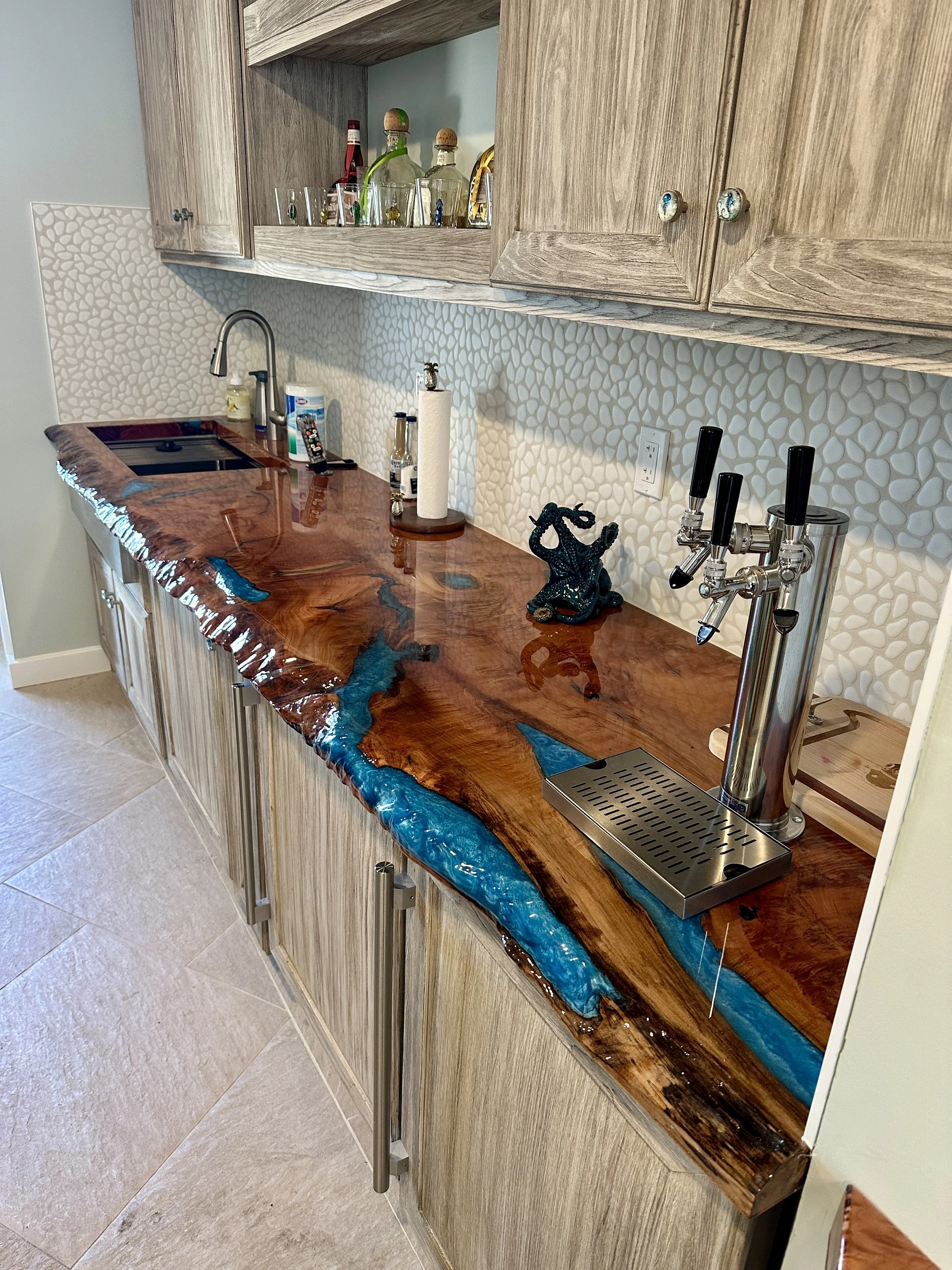 Engle Bar Top 2.jpg