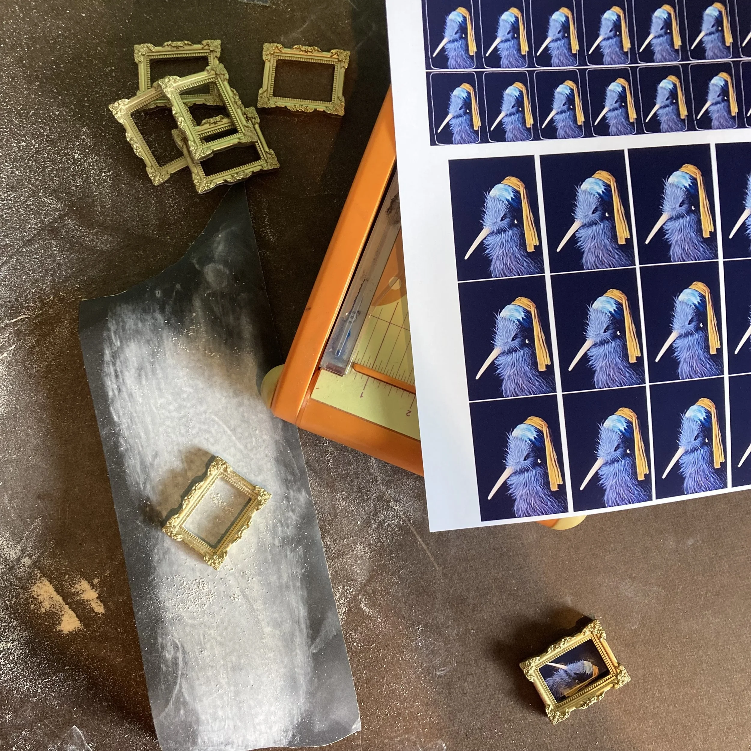 🔨 Sandpaper, Frames & Old Masters – A Studio in Motion