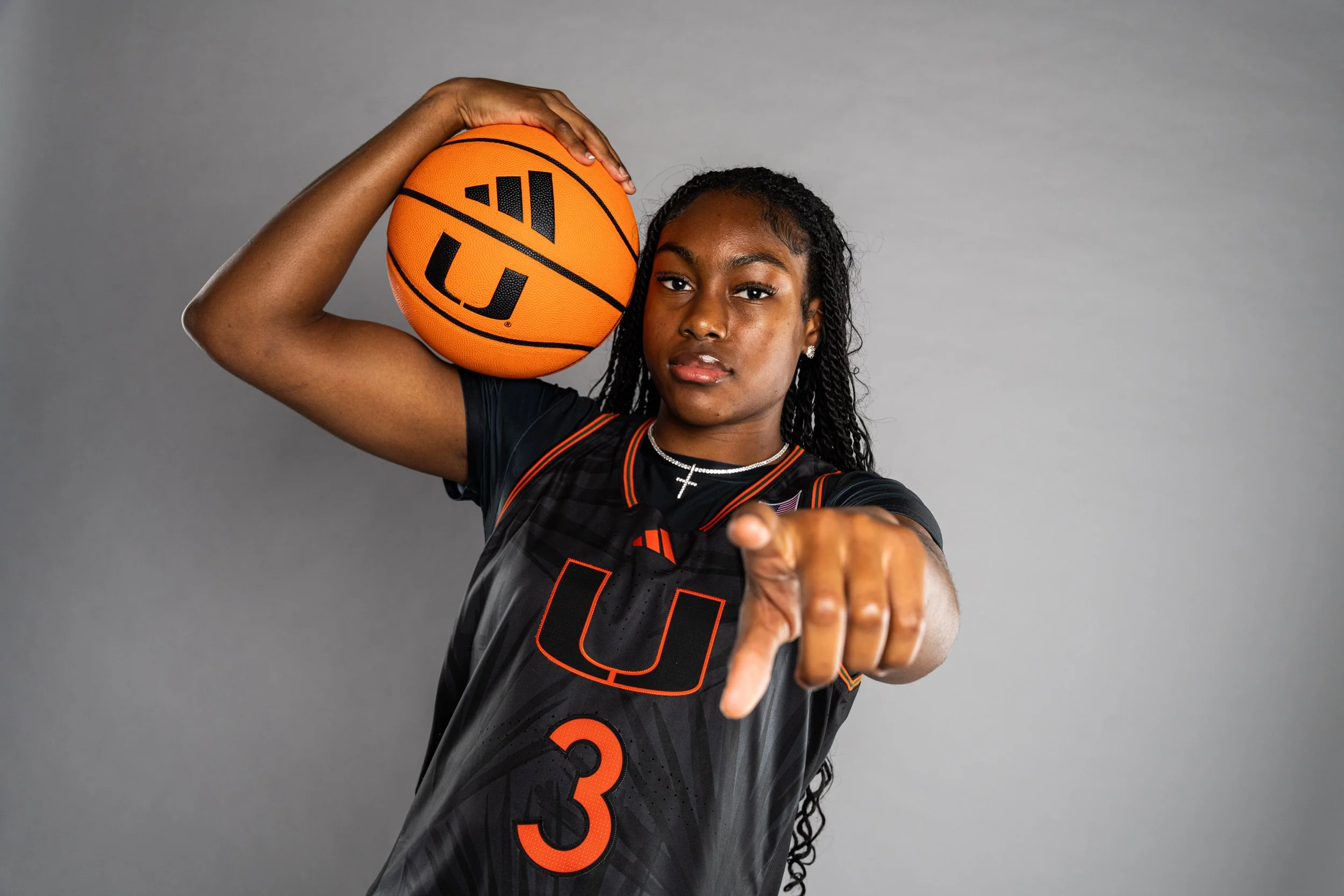 WBB_EC_GREYUNI_209199.jpg