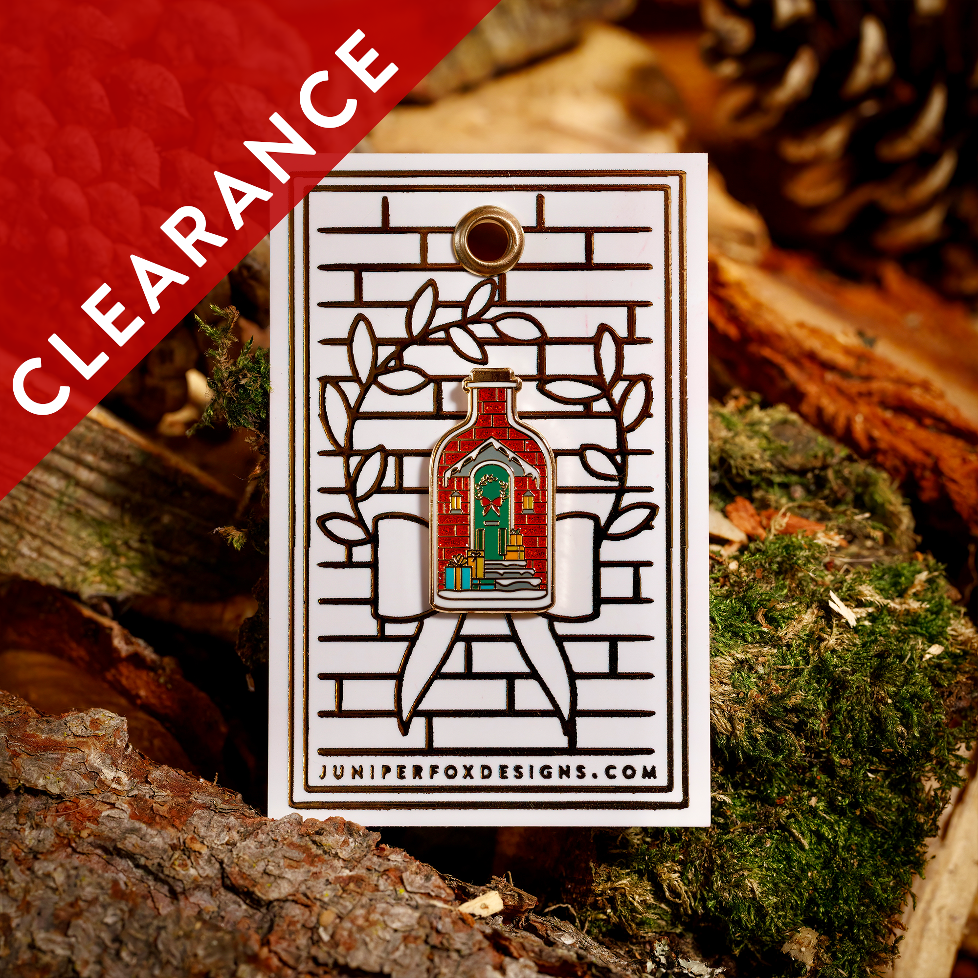 CLEARANCE: Wreath Enamel Pin