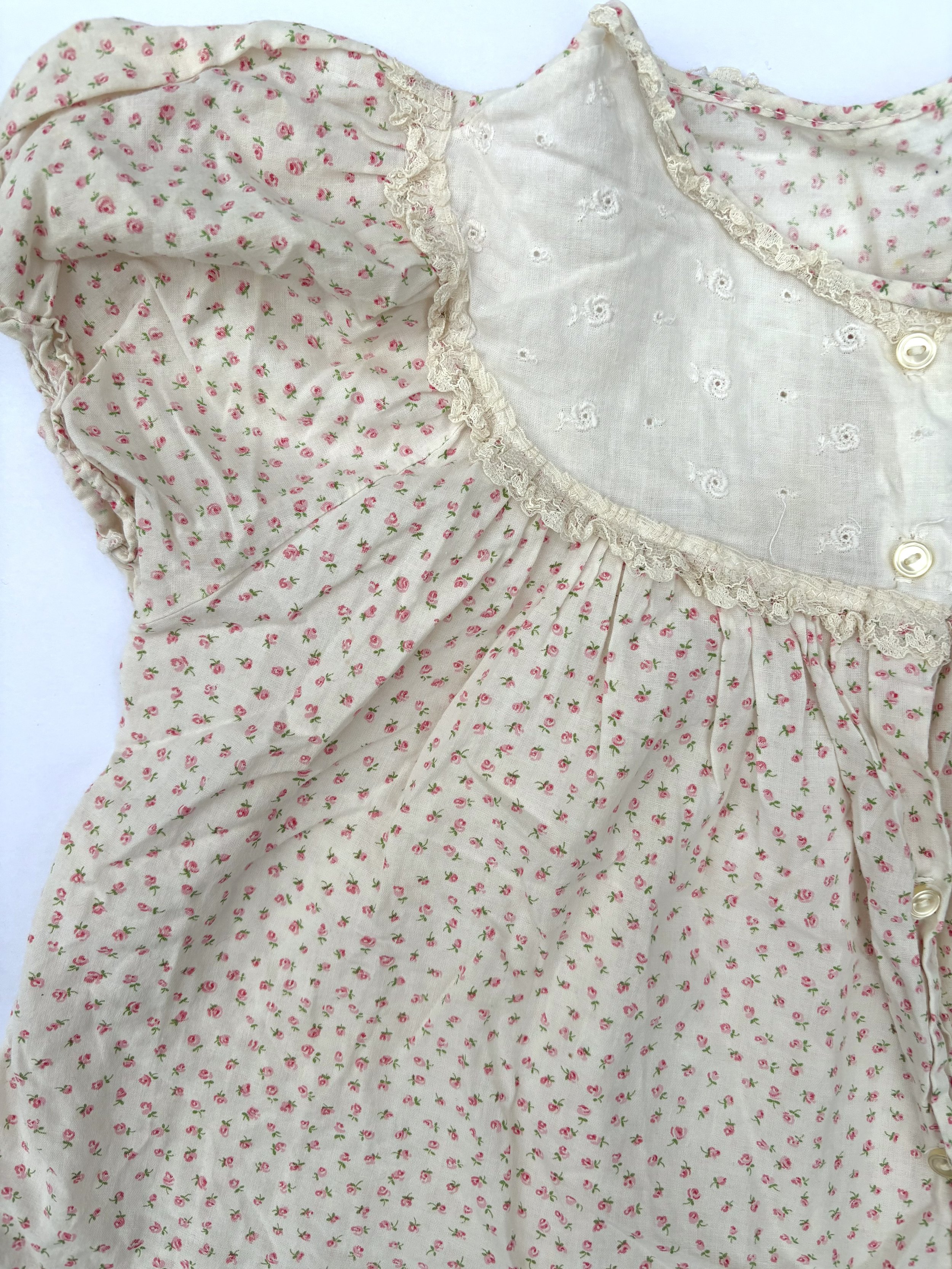 VINTAGE VICTORIAN ROSETTE BLOUSE