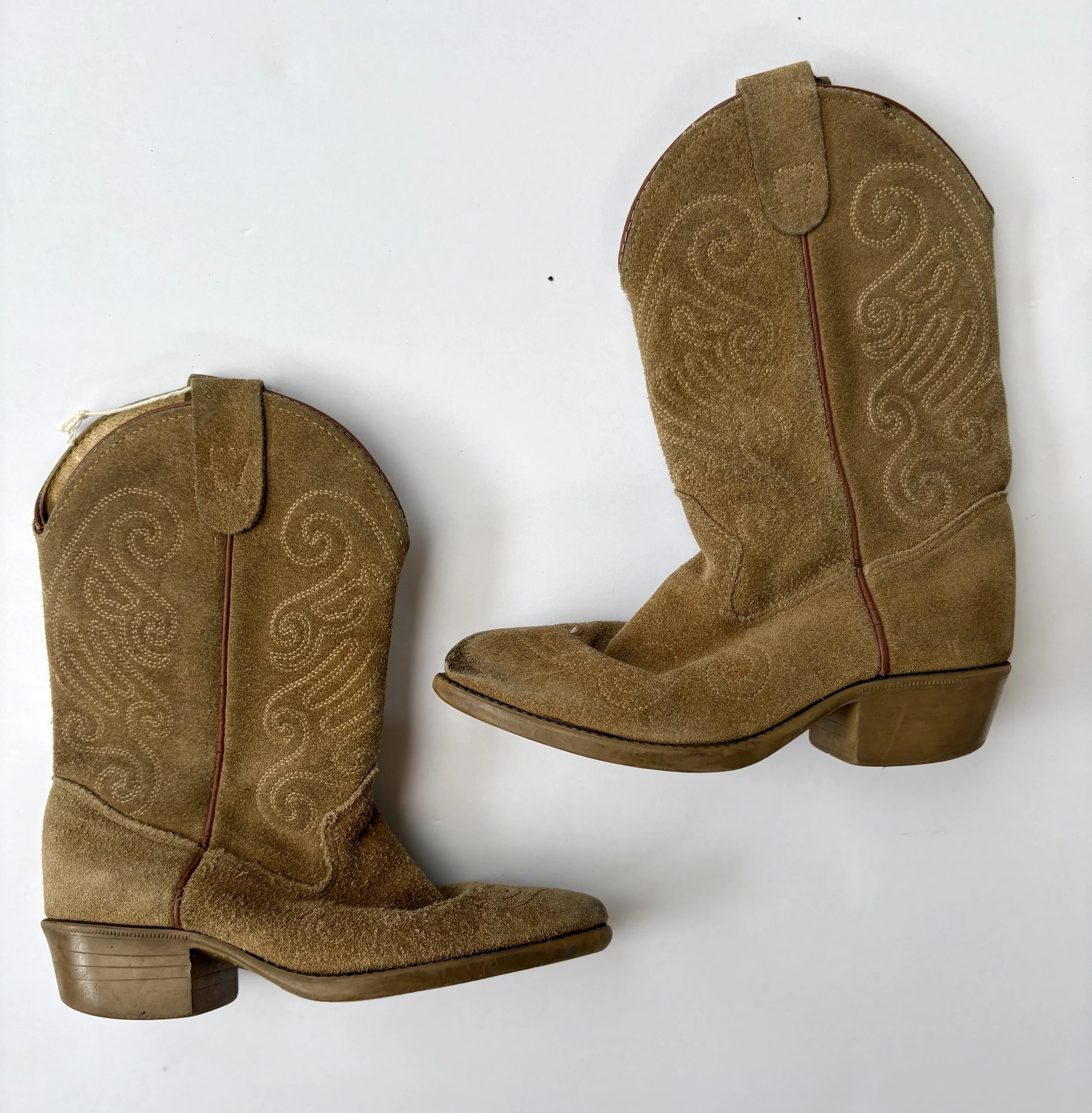 VINTAGE SUEDE COWBOY BOOT