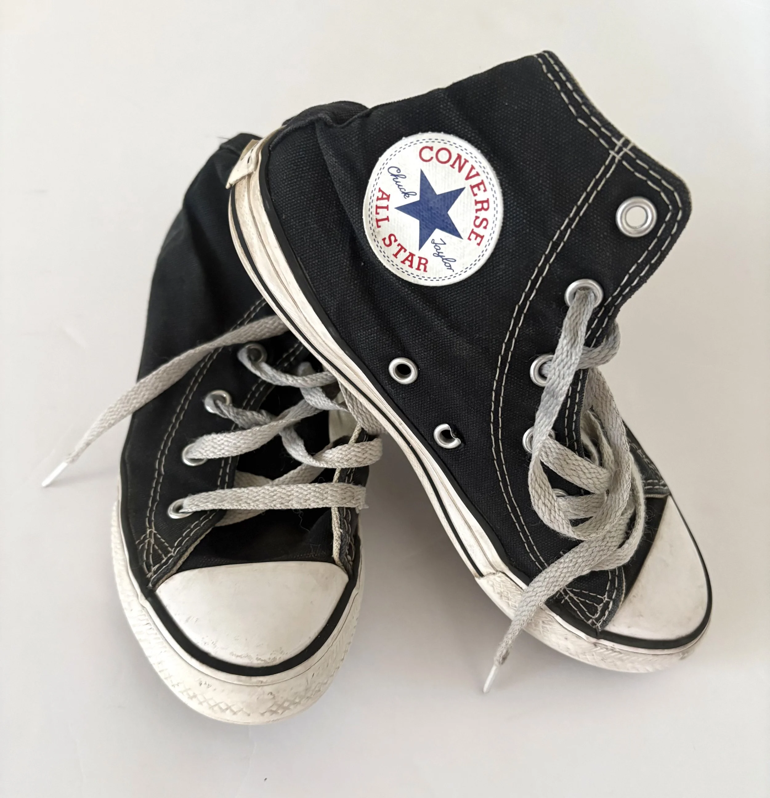 BLACK CONVERSE HIGHTOP