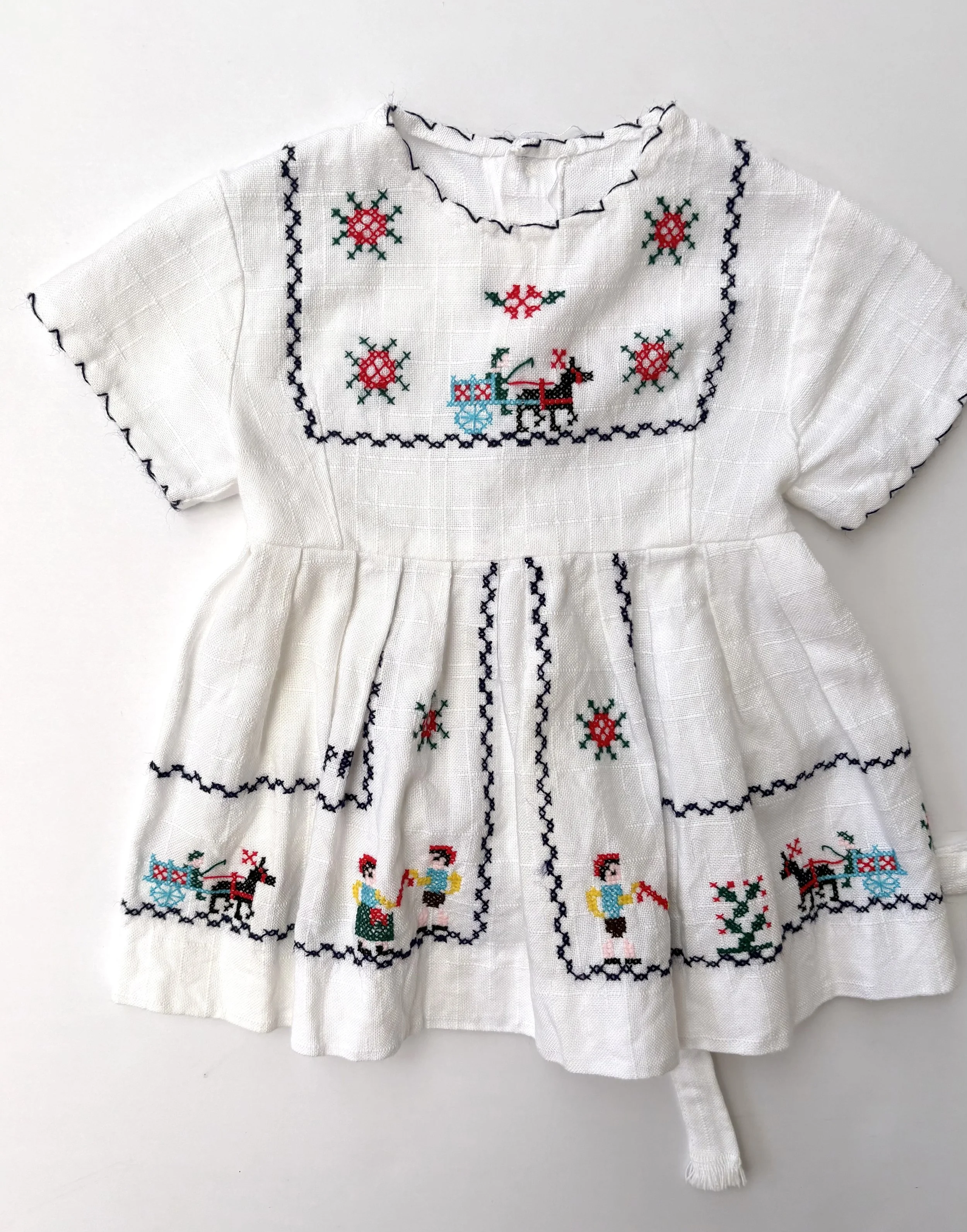 VINTAGE EMBROIDERED TOP