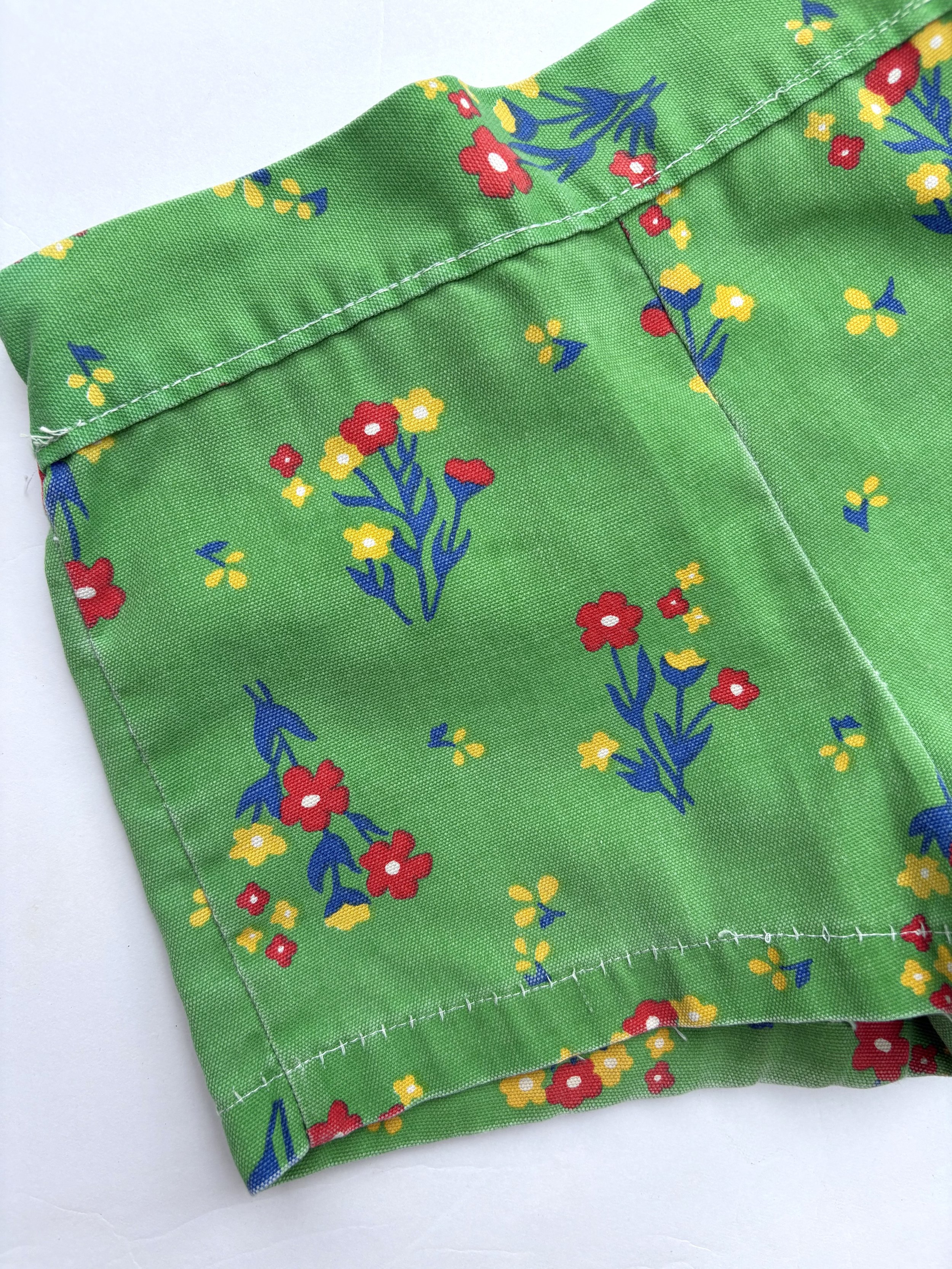 VINTAGE HANDMADE FLORAL SHORTS