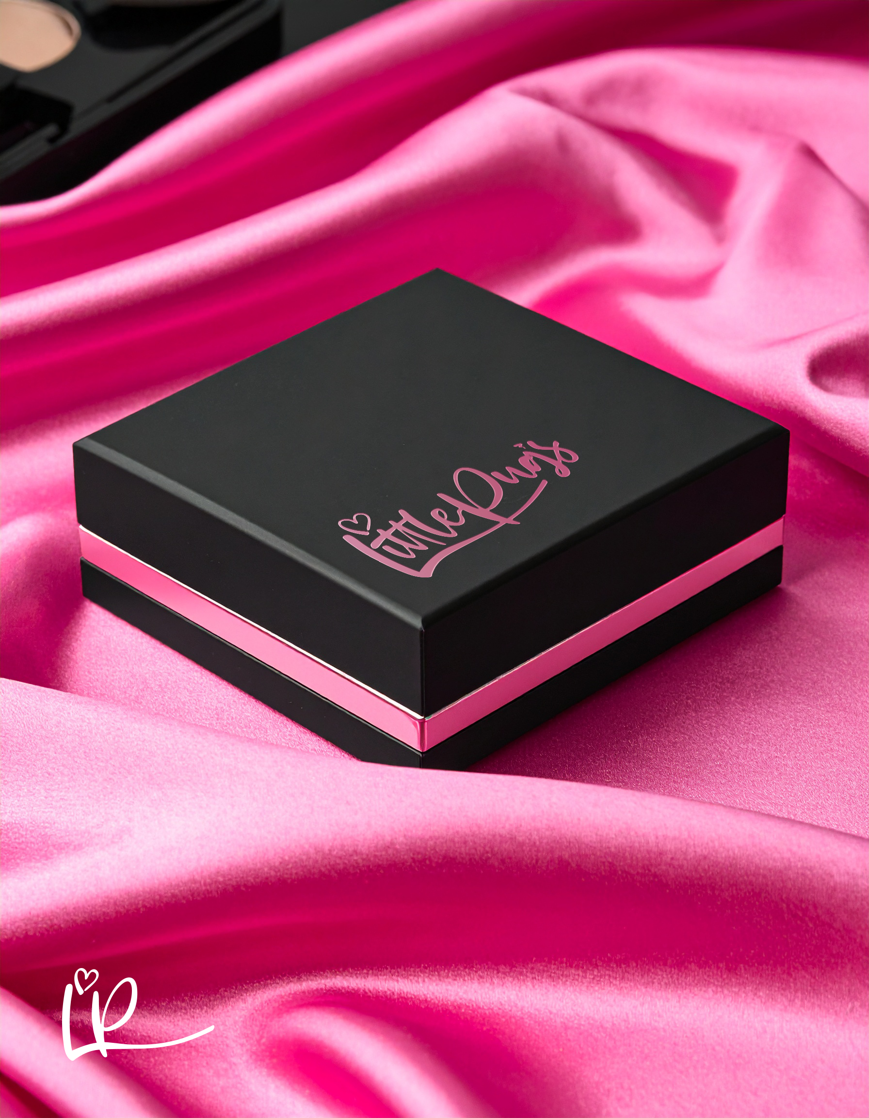 Make up box mock up 1.png