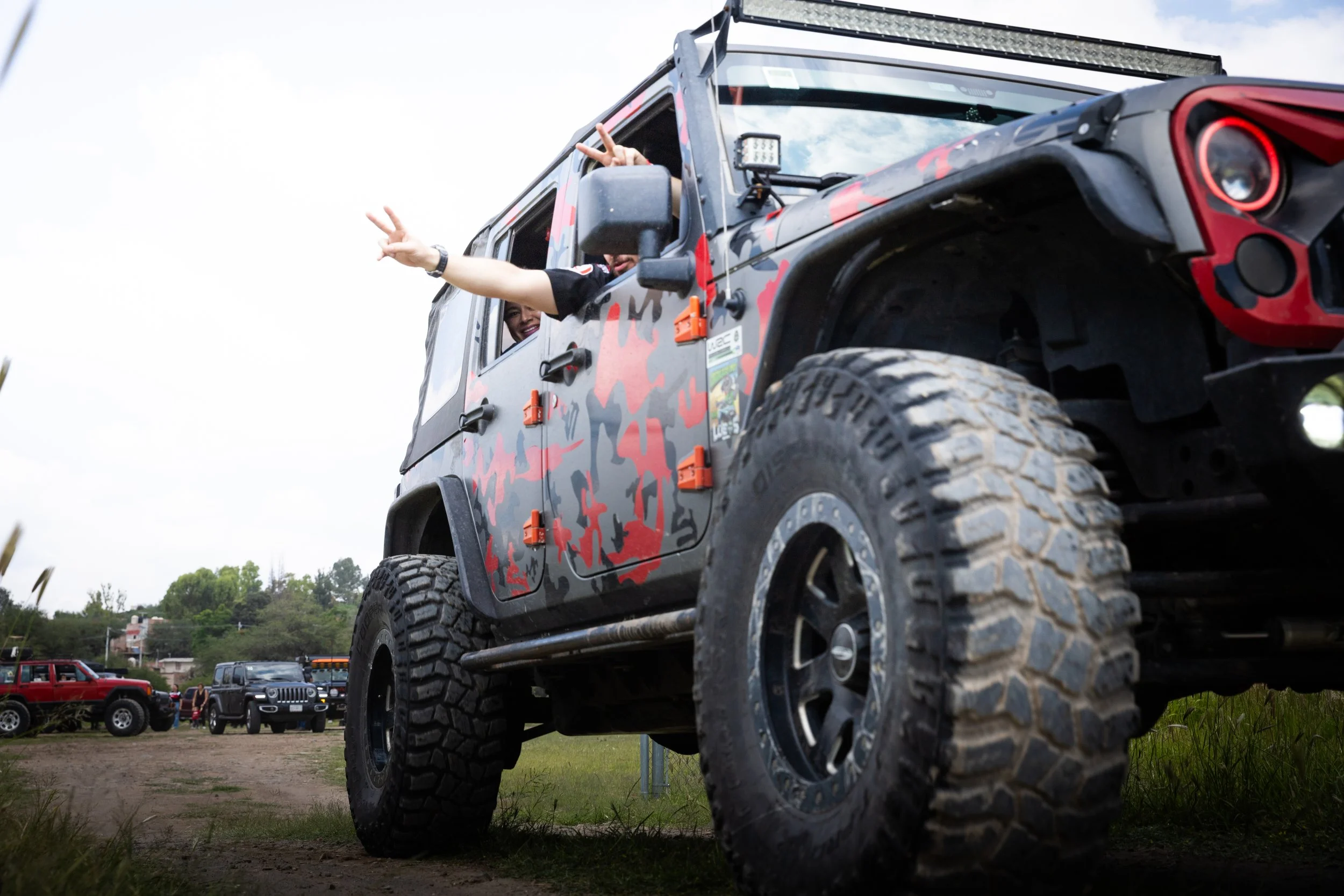 bronco negra_-6.jpg