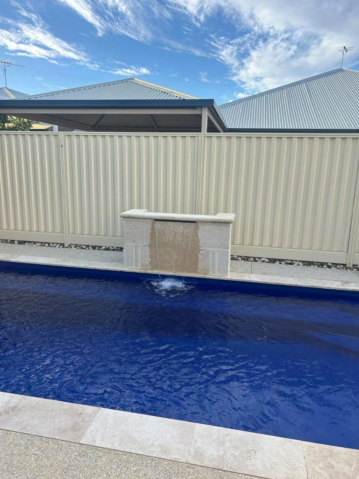 pool feature, water fall