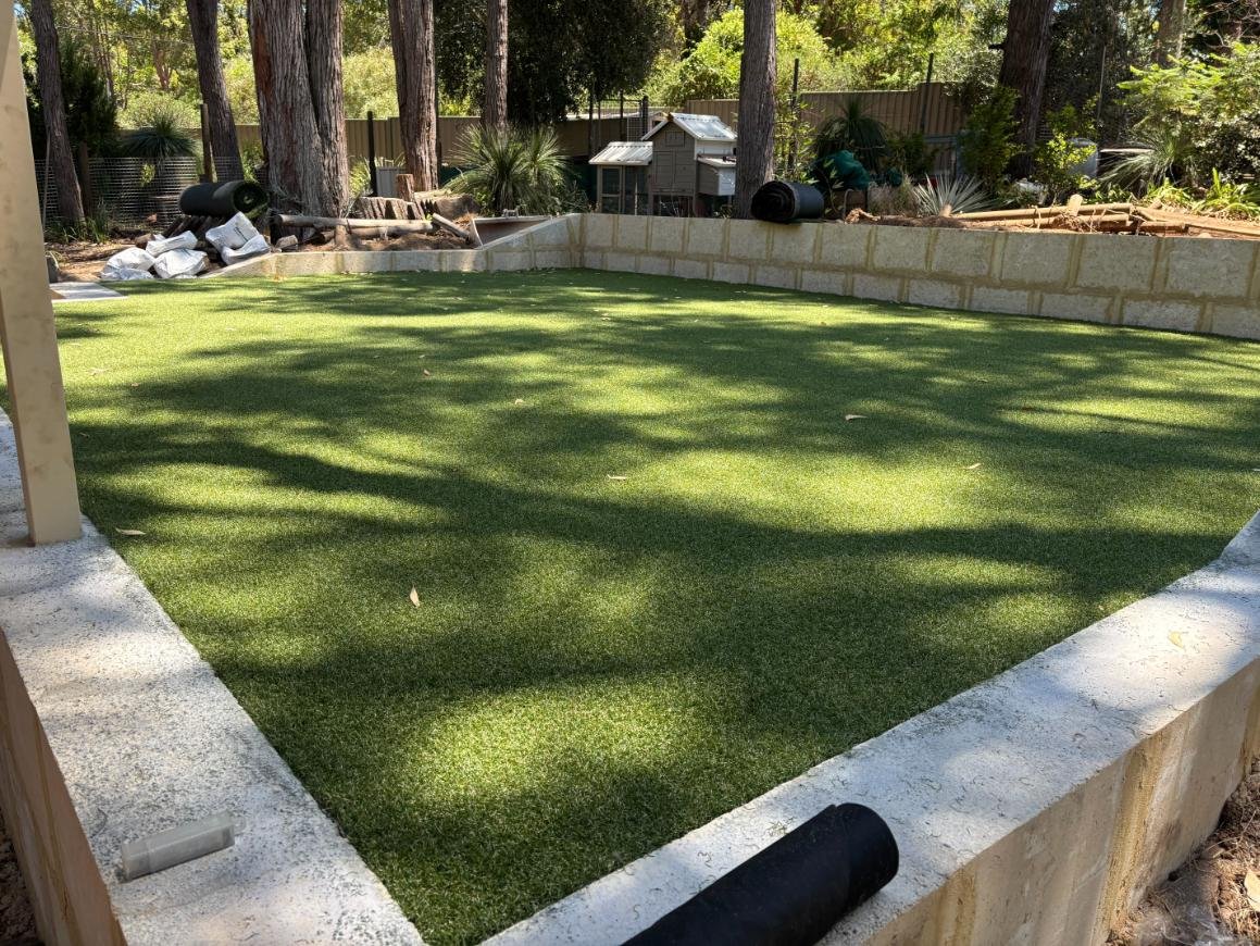 artificial lawn, retaining, fake grass, fake turf