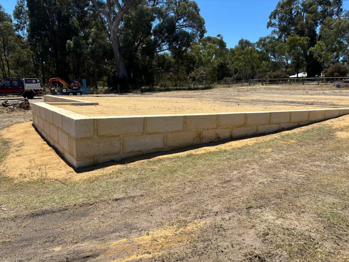 Retaining wall, limestone, limestone block