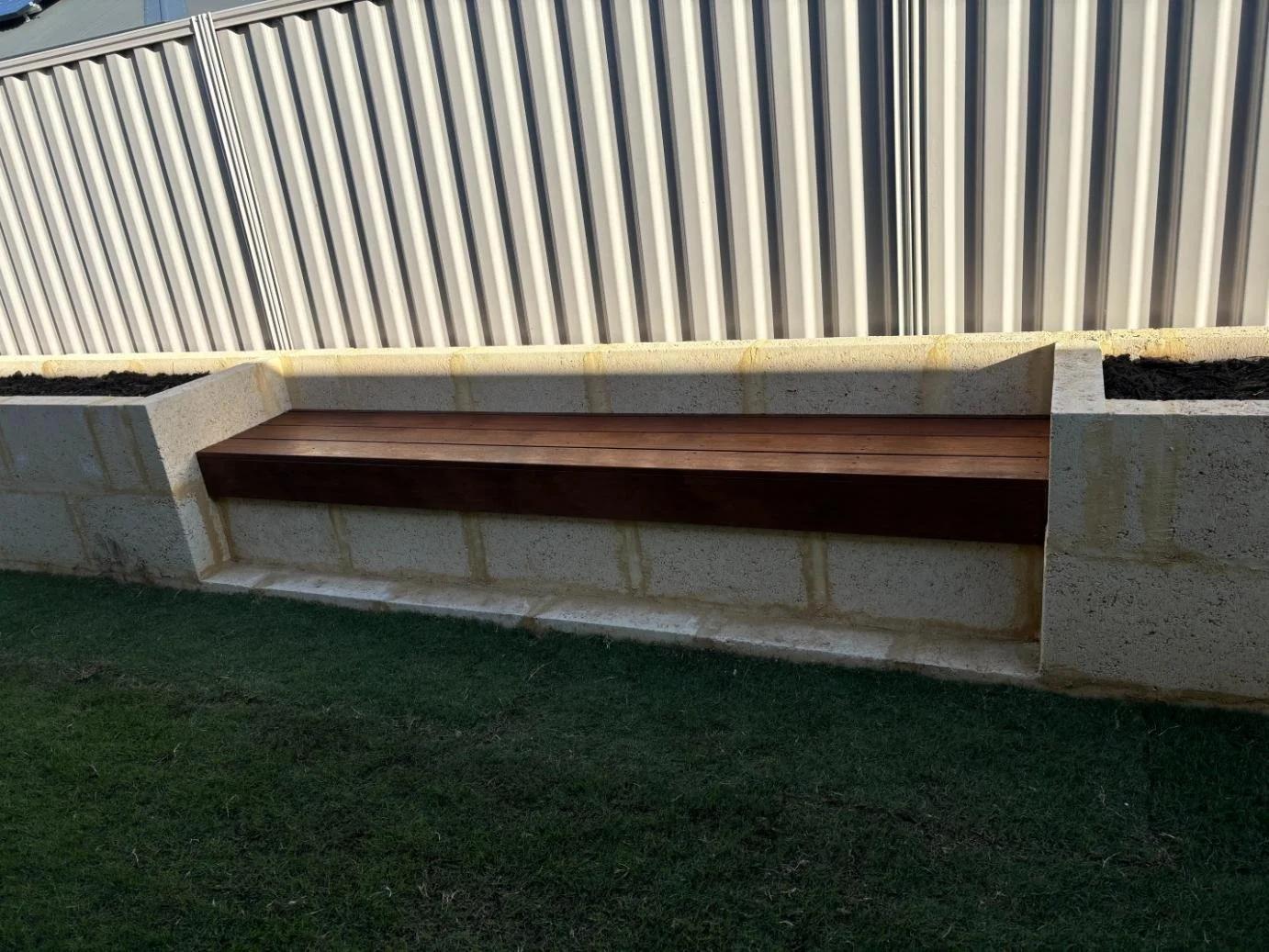 Bench seat, raised garden bed