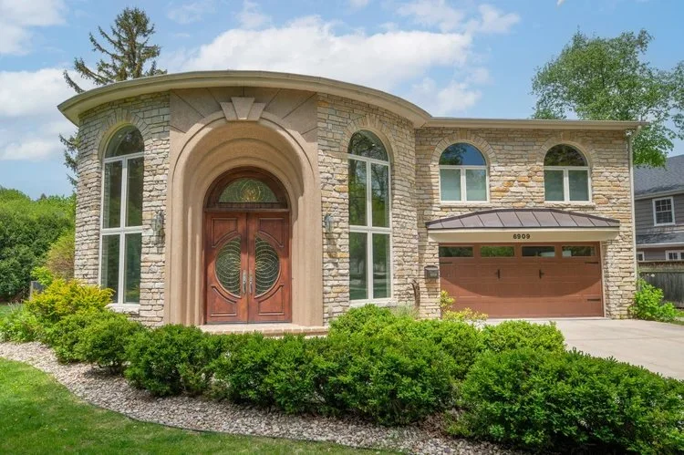 Fox Point - $935,000