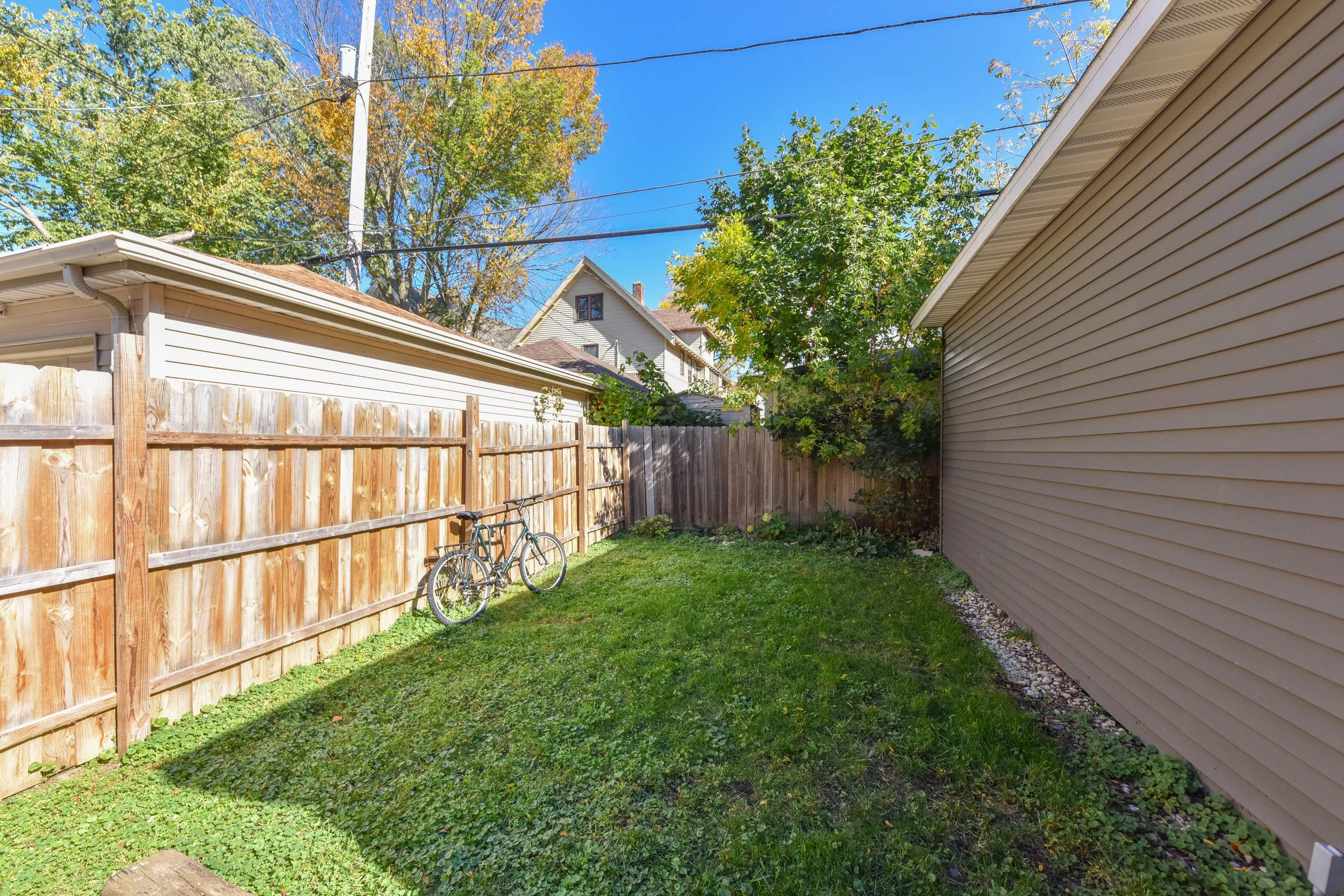 duplex with yard milwaukee