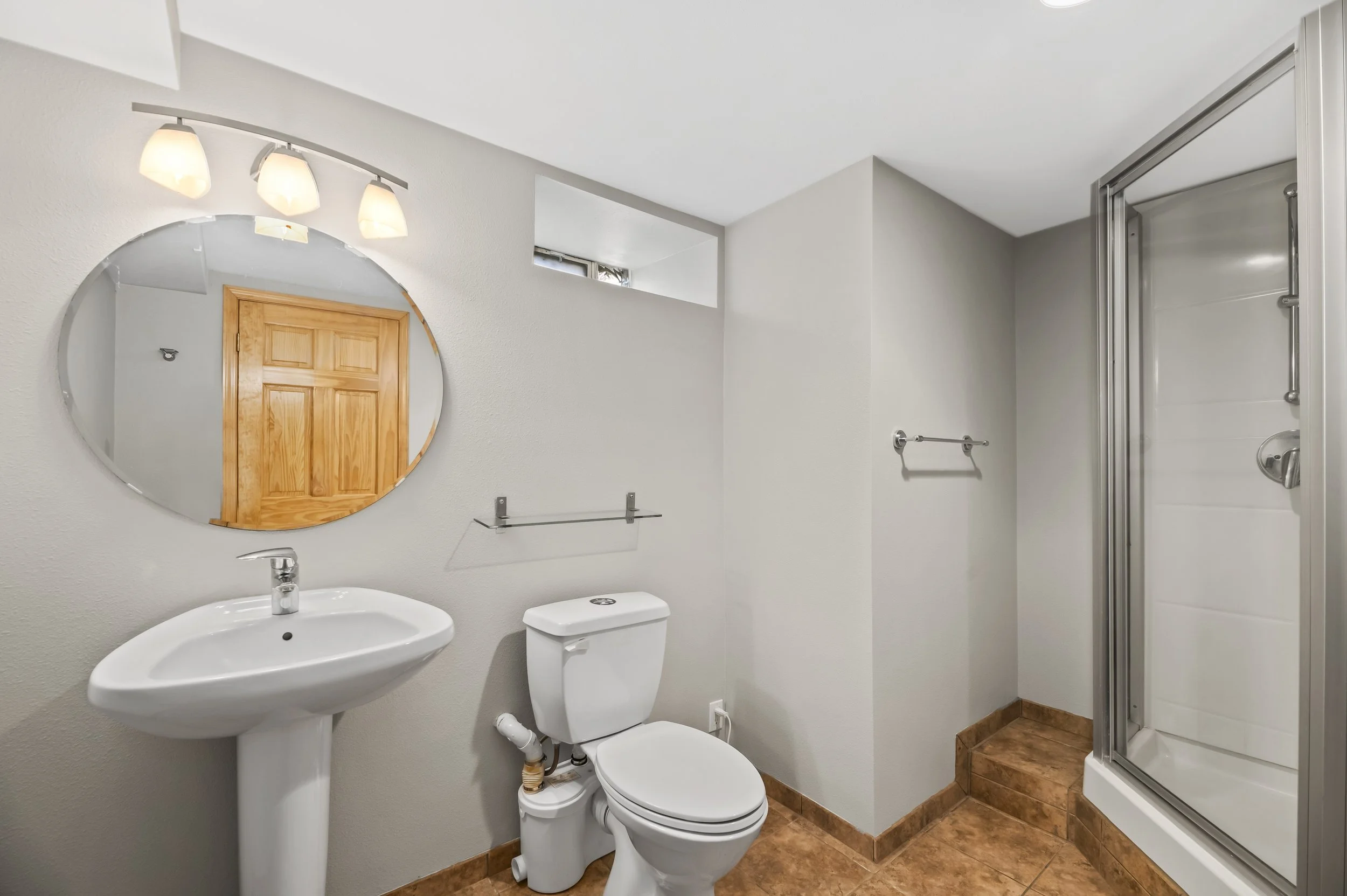 lower level full bath