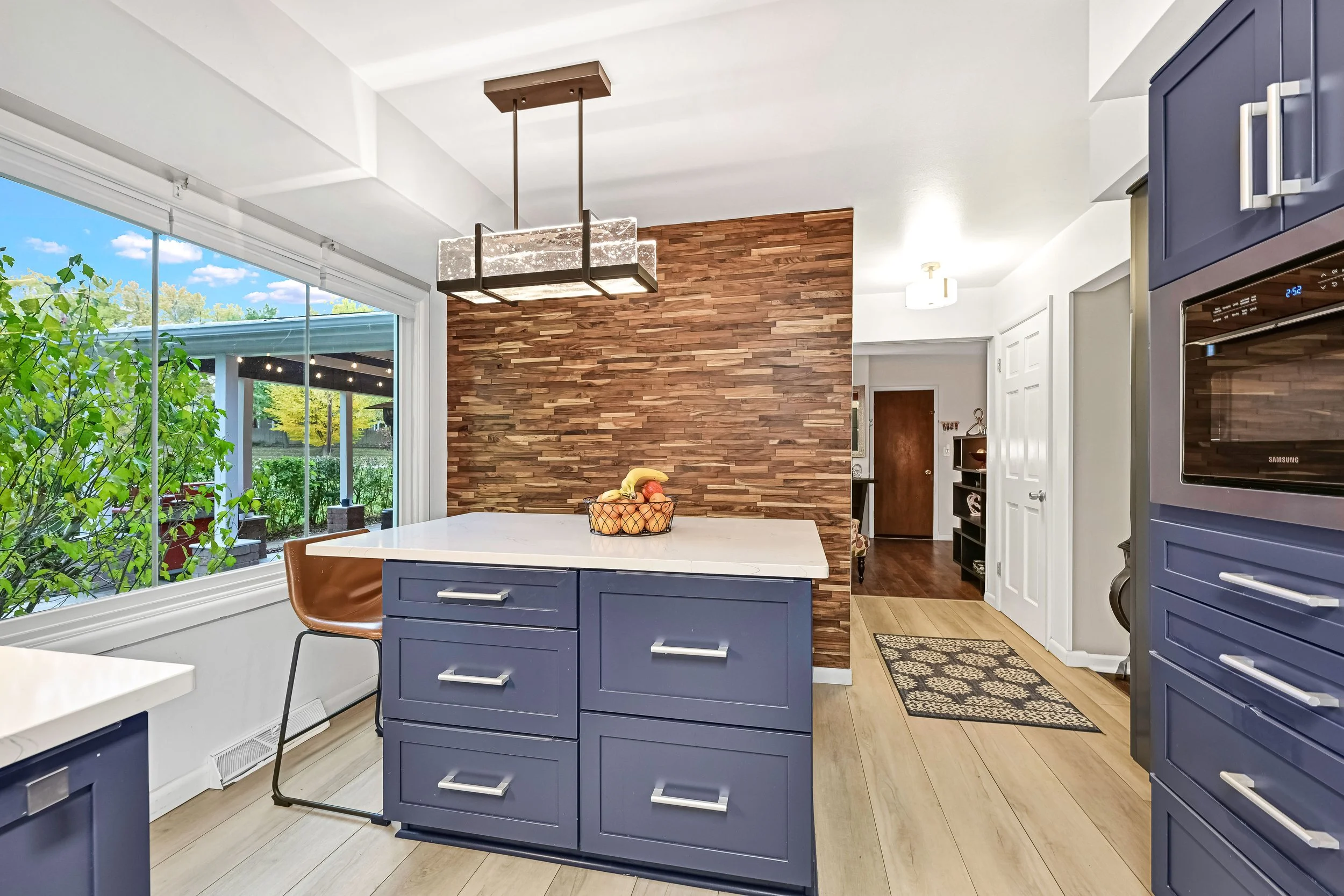 Kitchen Island 