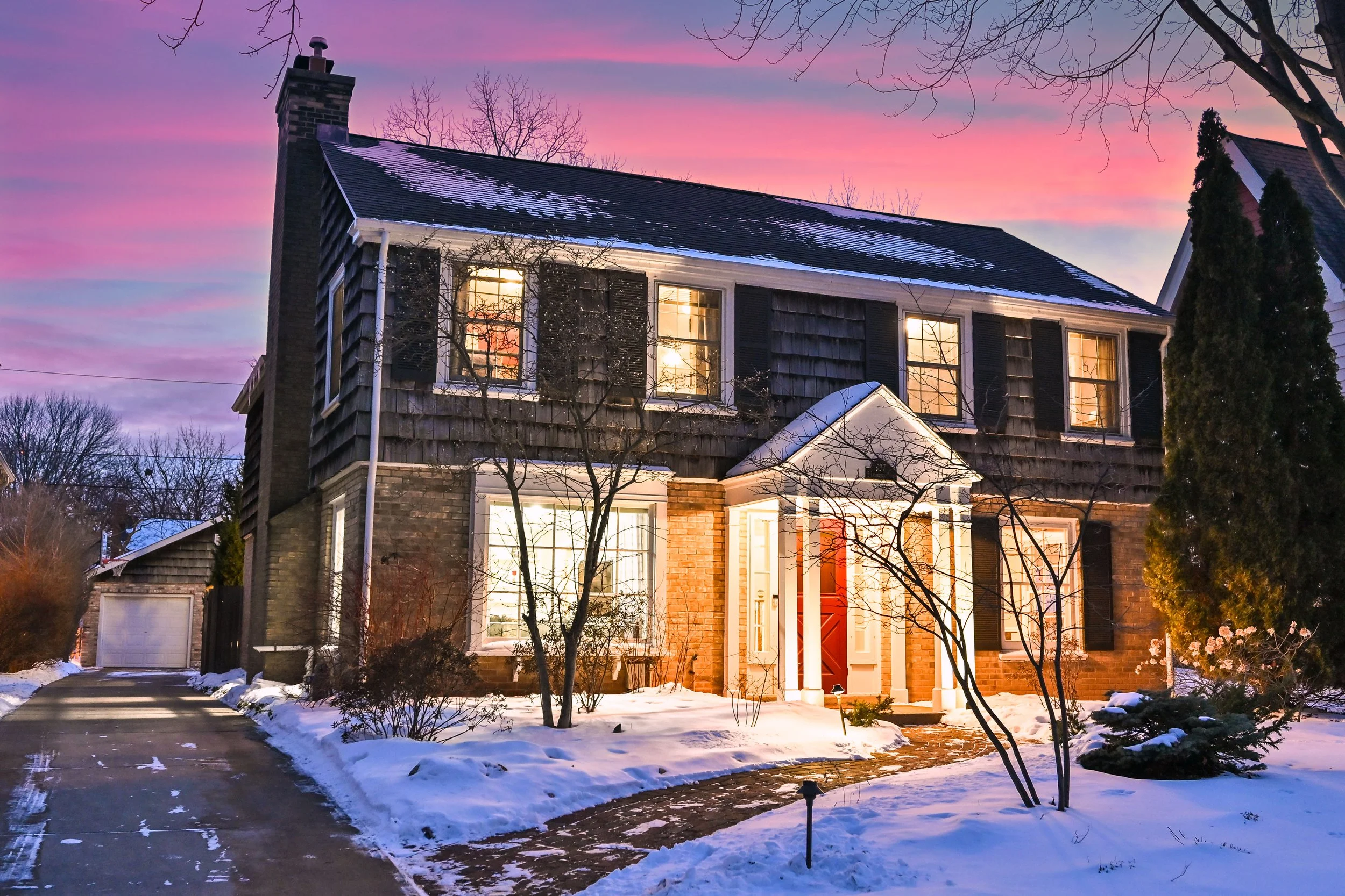 927 E. Lexington Blvd. 