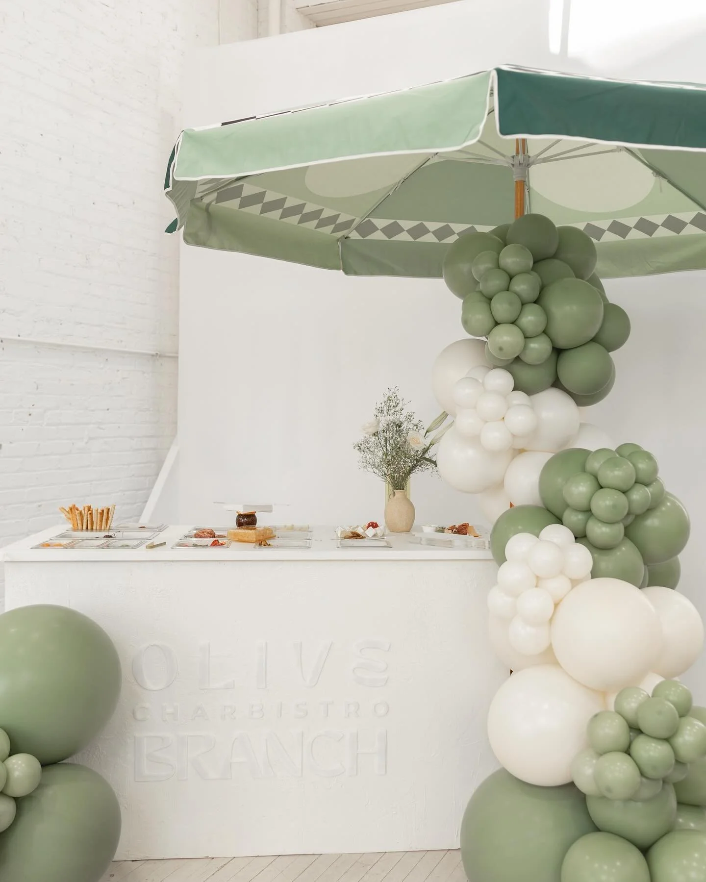 Yes, we need to be at your next event! 🫒

We provide an upscale alternative to traditional catering options. Our mobile bar is elegantly designed and fully equipped to serve a diverse array of meats, cheeses, crackers, fruits, and condiments, ensuri