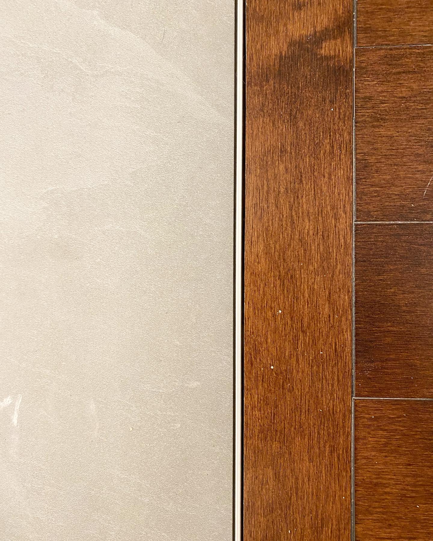 Smooth floor transitioning 👌🏼that's what we like to see. 
Small update with a new vanity and floor tile in this 3pc bath. 

&bull;
&bull;
&bull;
&bull;
#yyc #calgary #yycrenovations #calgaryrenovations #yyctile #bathroom #showers #tile #calgaryhome