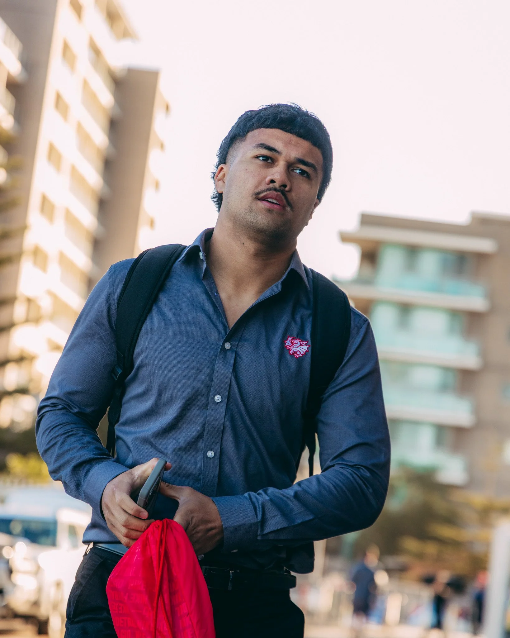 The Dragons suit up in Dina.

From the team bus to the stadium steps, pre-game is all about mindset.
We&rsquo;re proud to gear the @nrl_dragons and @dragons_nrlw  in custom pre-game uniforms designed to lead with confidence.

Then it&rsquo;s over to 