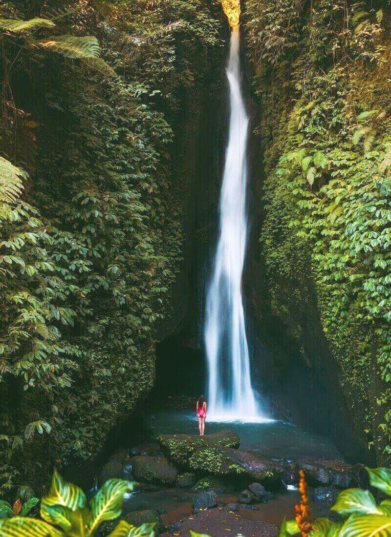 Cascade Leke Leke dans la forêt, à Bali