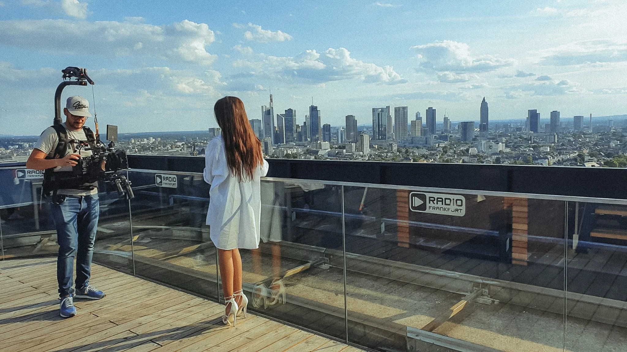 Rooftop shooting in front of skyline Frankfurt
